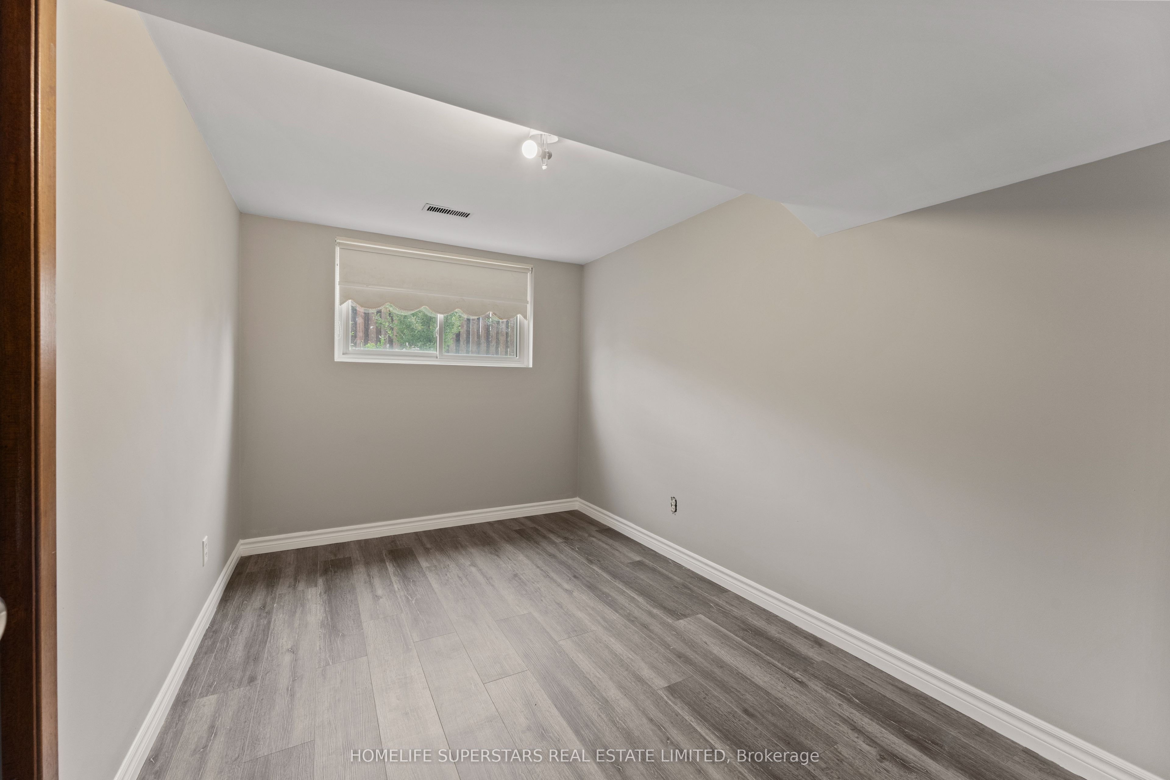 9925 Holly Crescent Property Photo 31