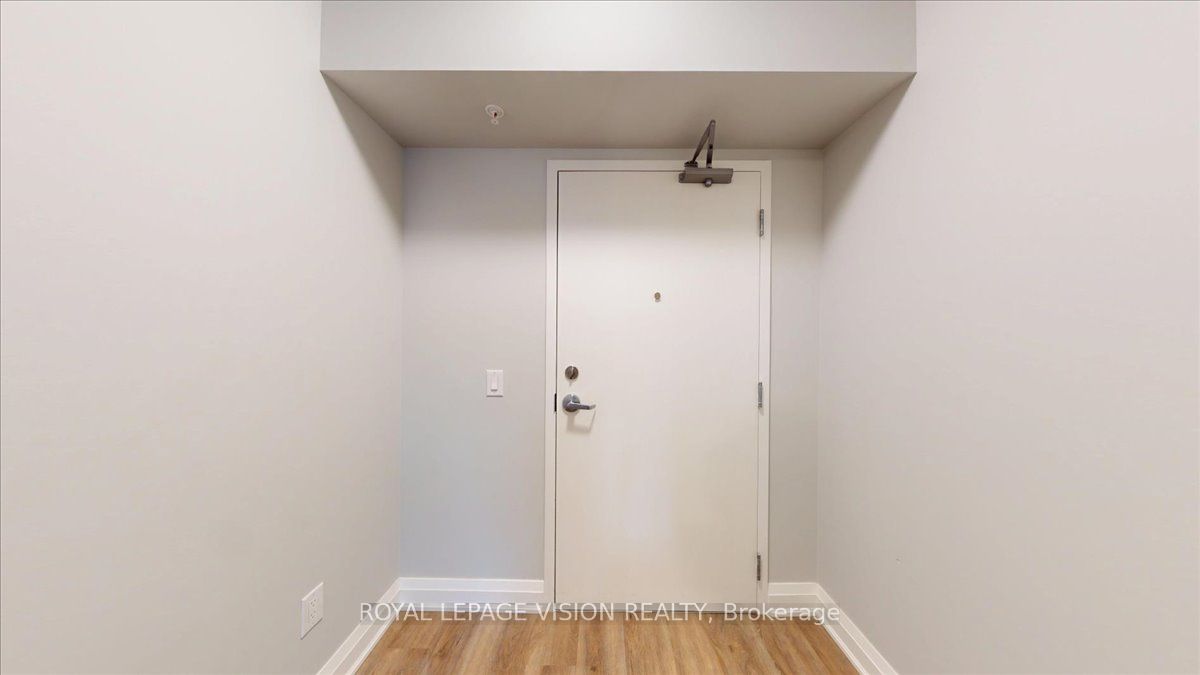 120 Summersides Boulevard 207 Property Photo 8