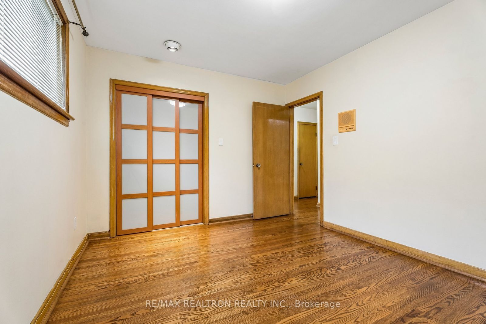 831 Mohawk Road E Property Photo 20