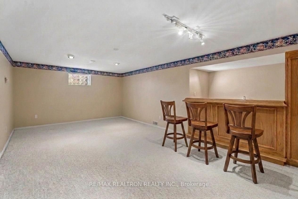 831 Mohawk Road E Property Photo 30