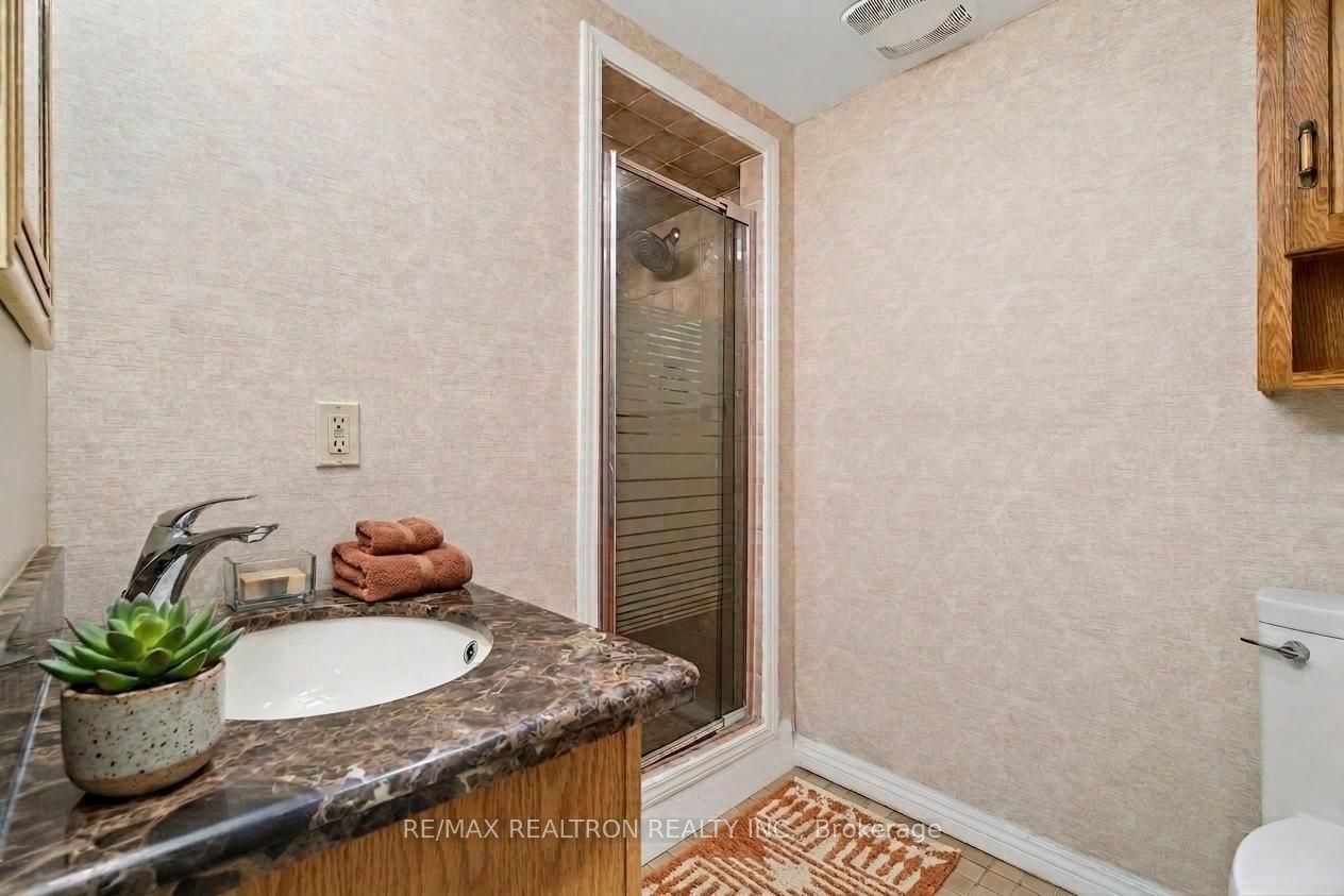 831 Mohawk Road E Property Photo 32