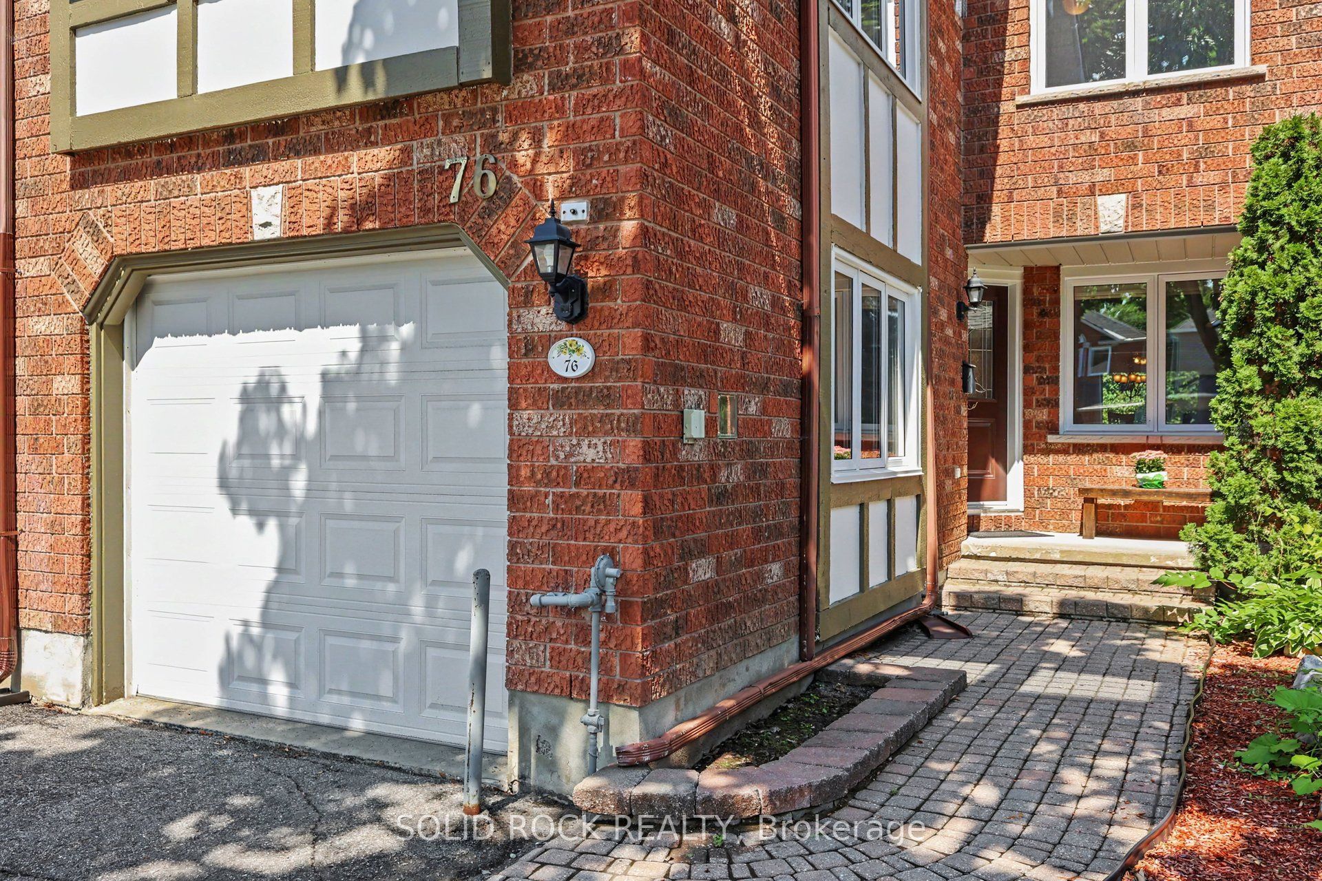 76 Grenadier Way Property Photo 3