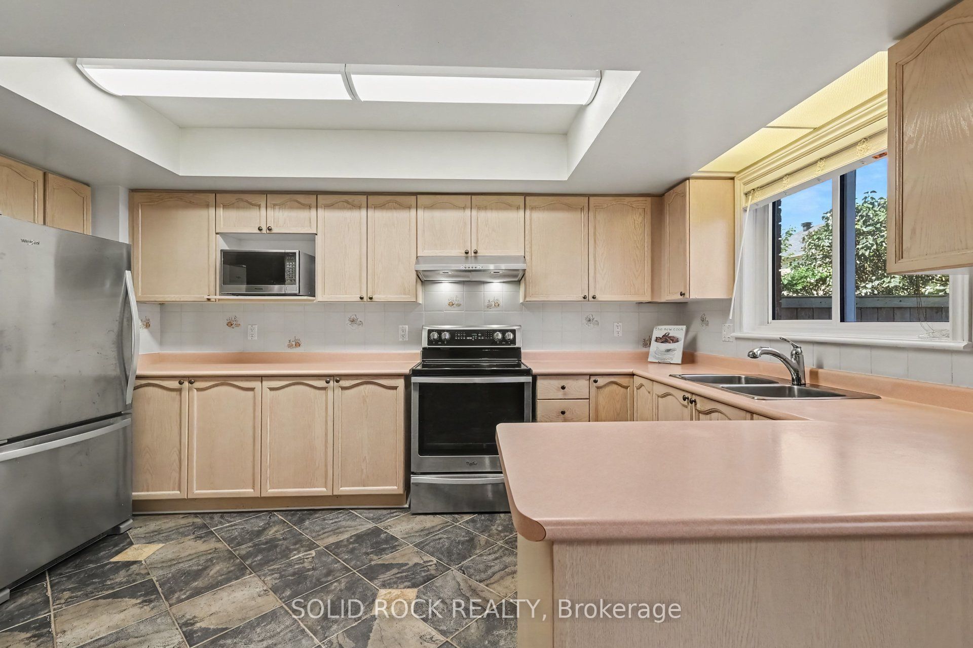 76 Grenadier Way Property Photo 9