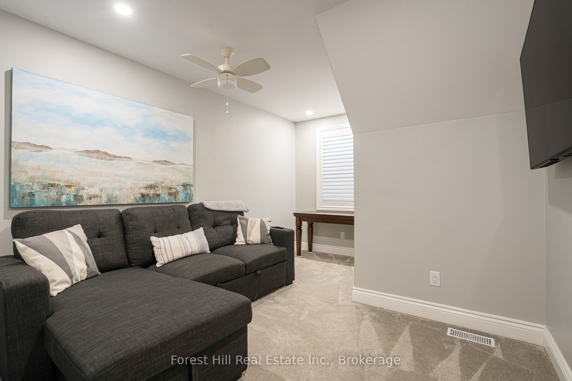 201 Peters Crescent Property Photo 50