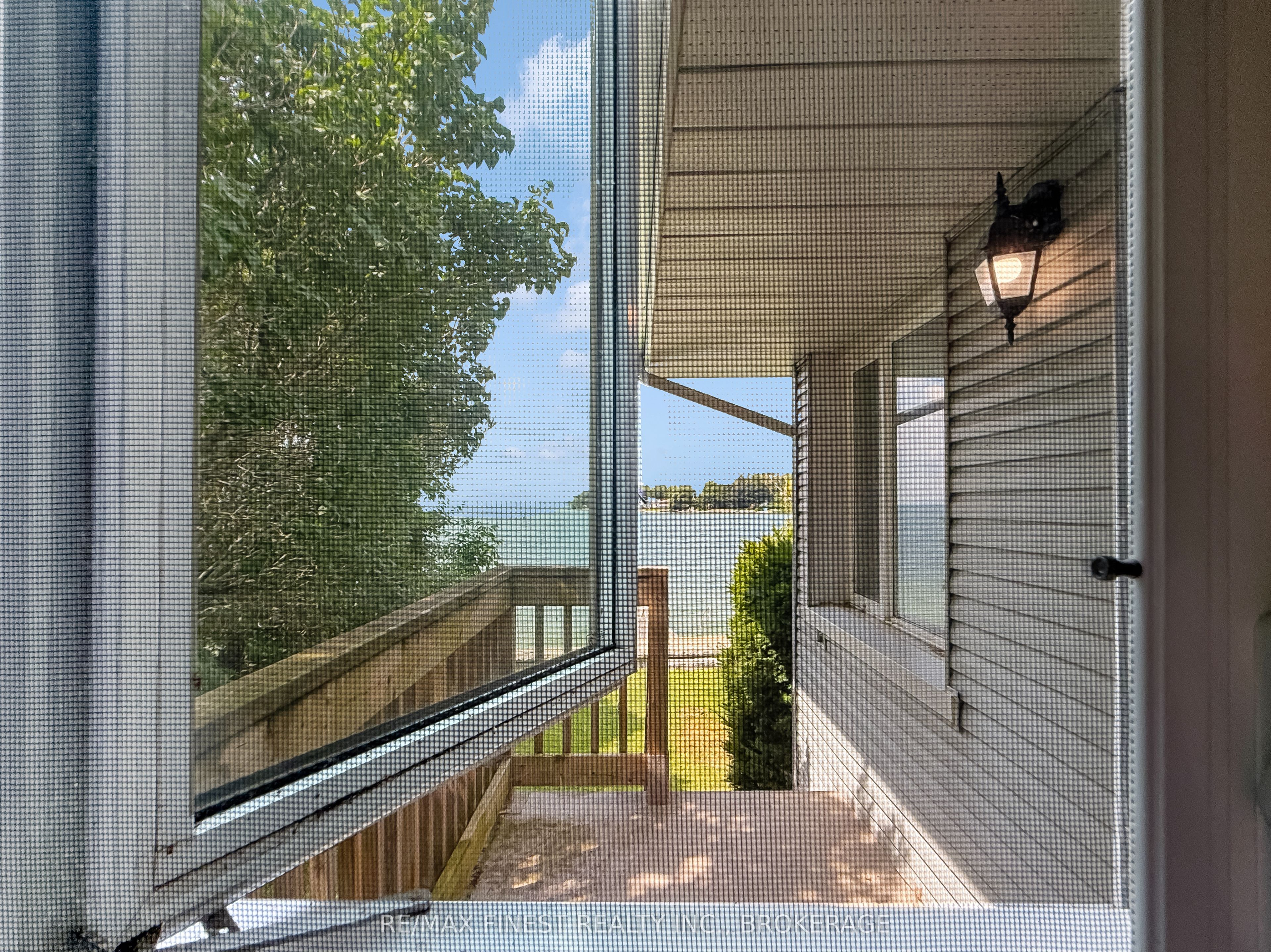 9 Point Crescent Property Photo 20