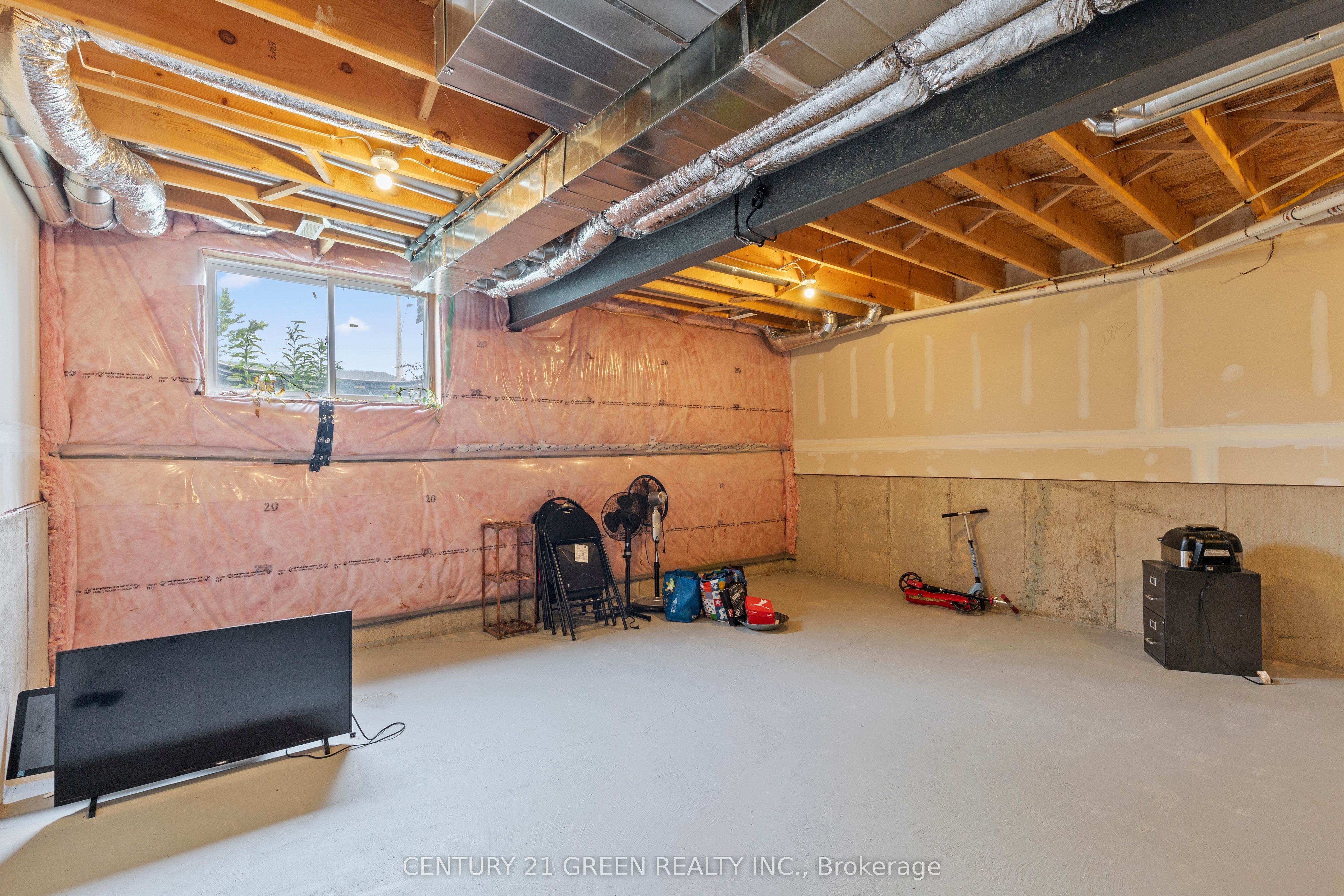 851 Sarnia Road Property Photo 7