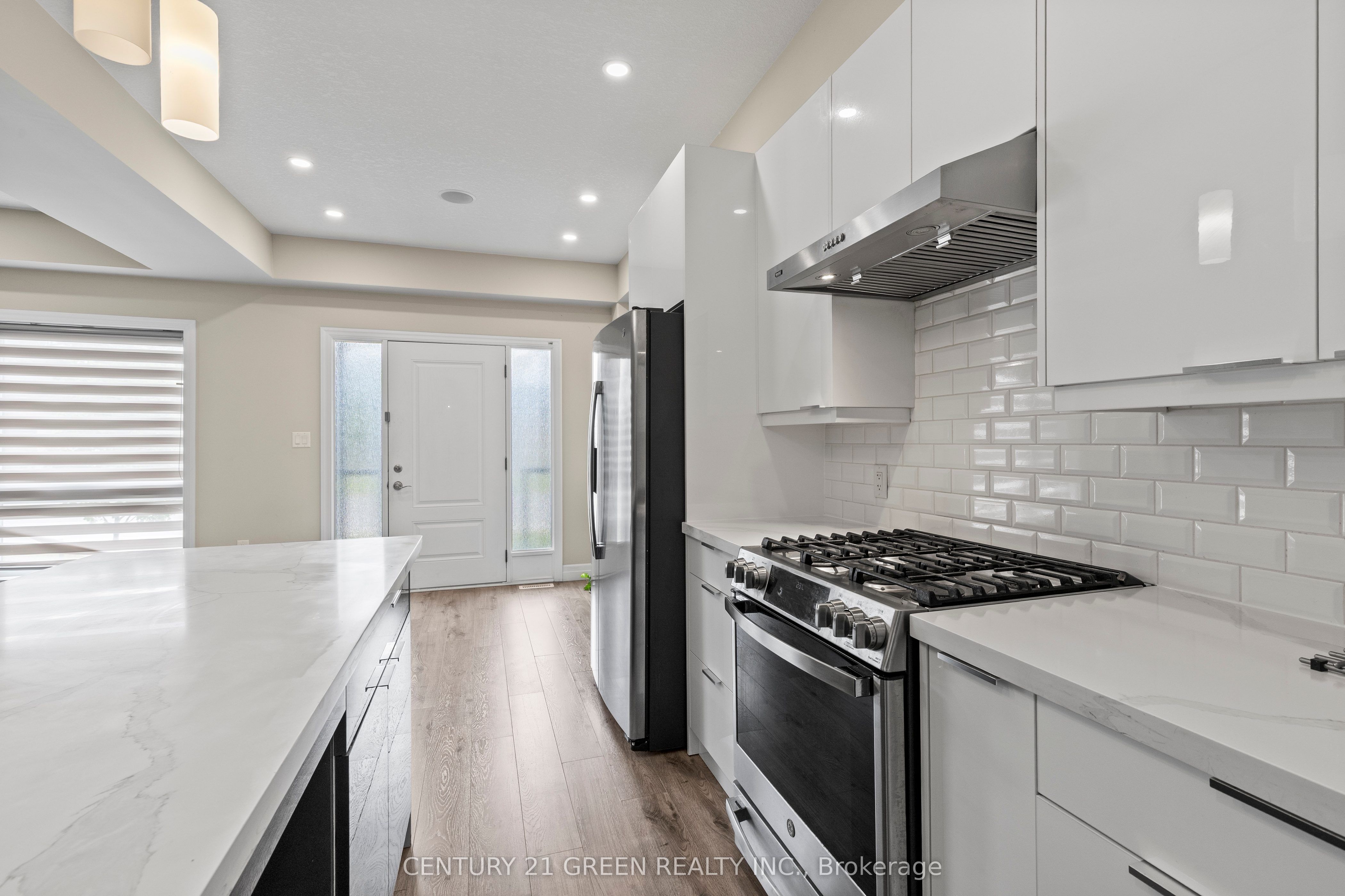 851 Sarnia Road Property Photo 19