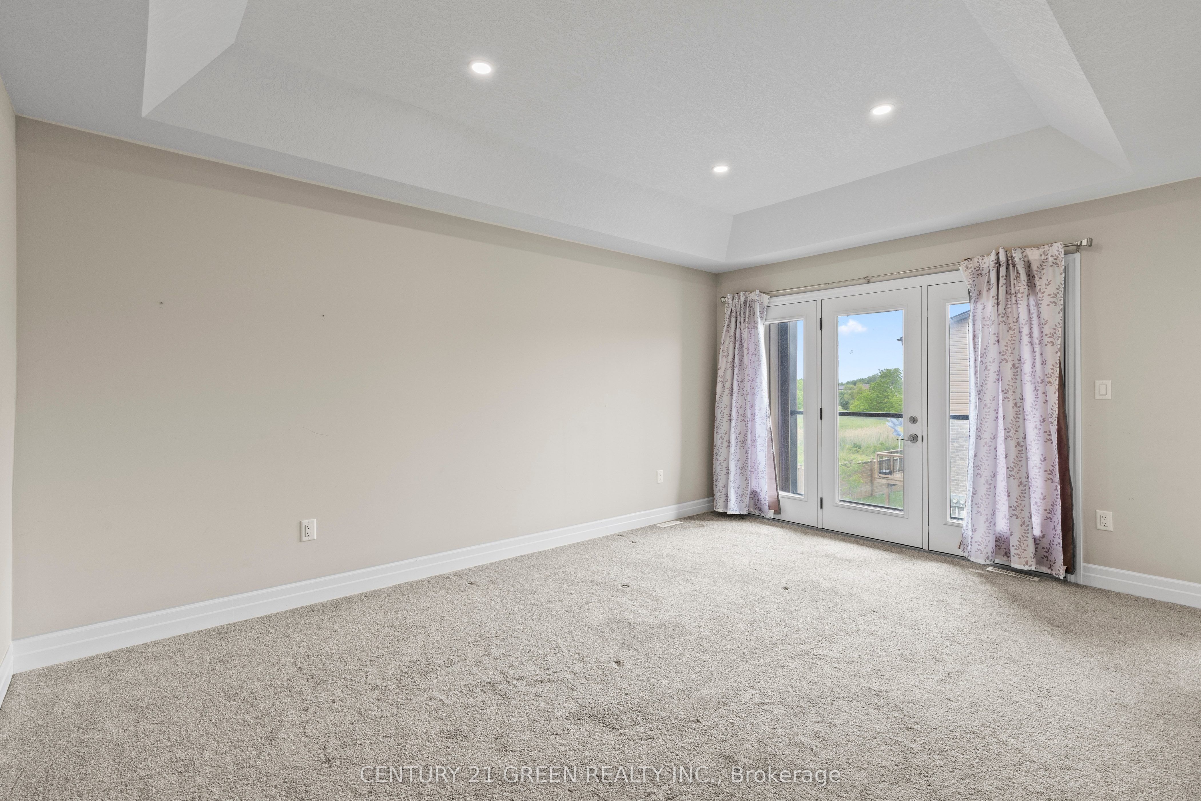 851 Sarnia Road Property Photo 21