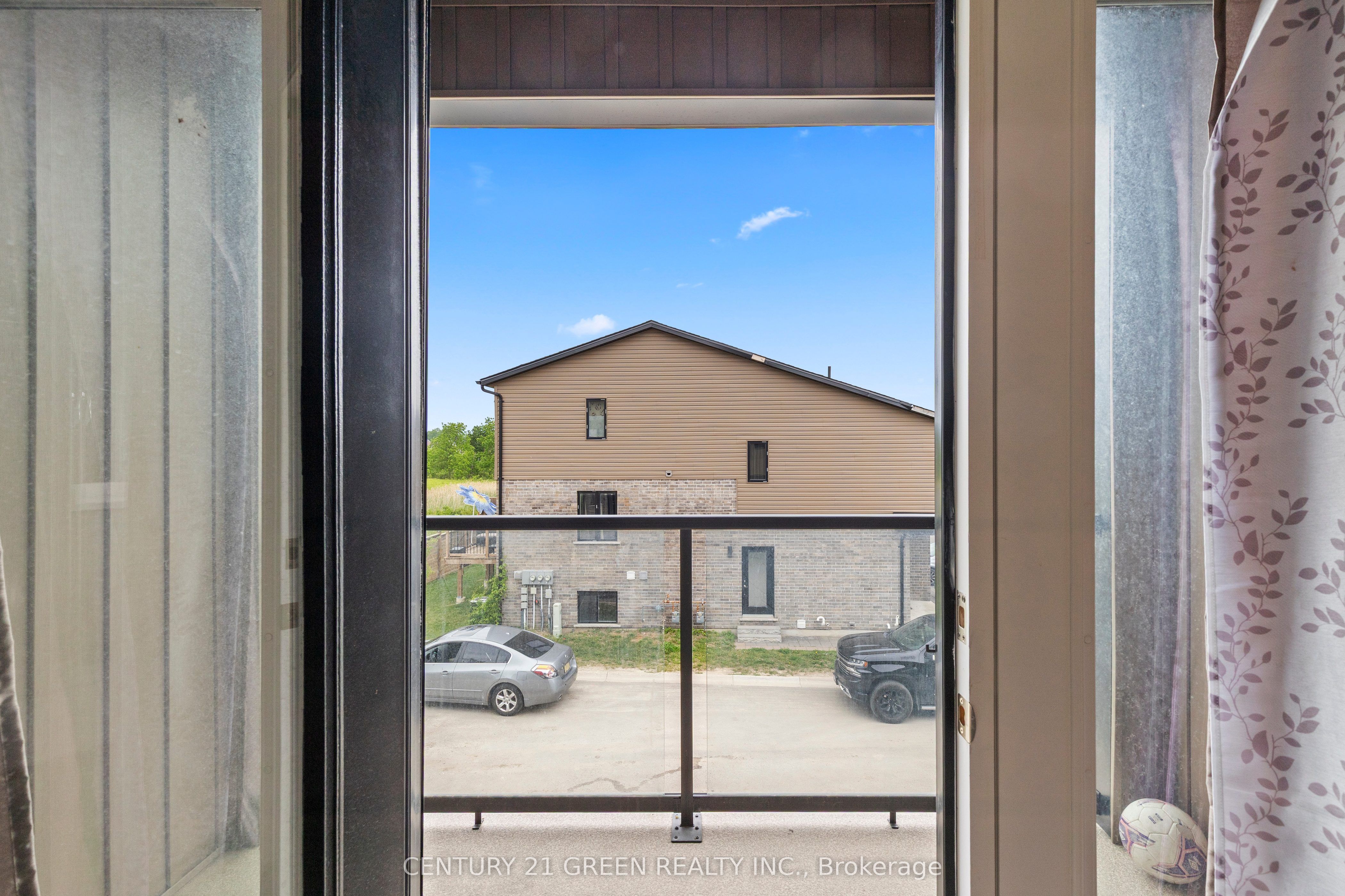851 Sarnia Road Property Photo 26