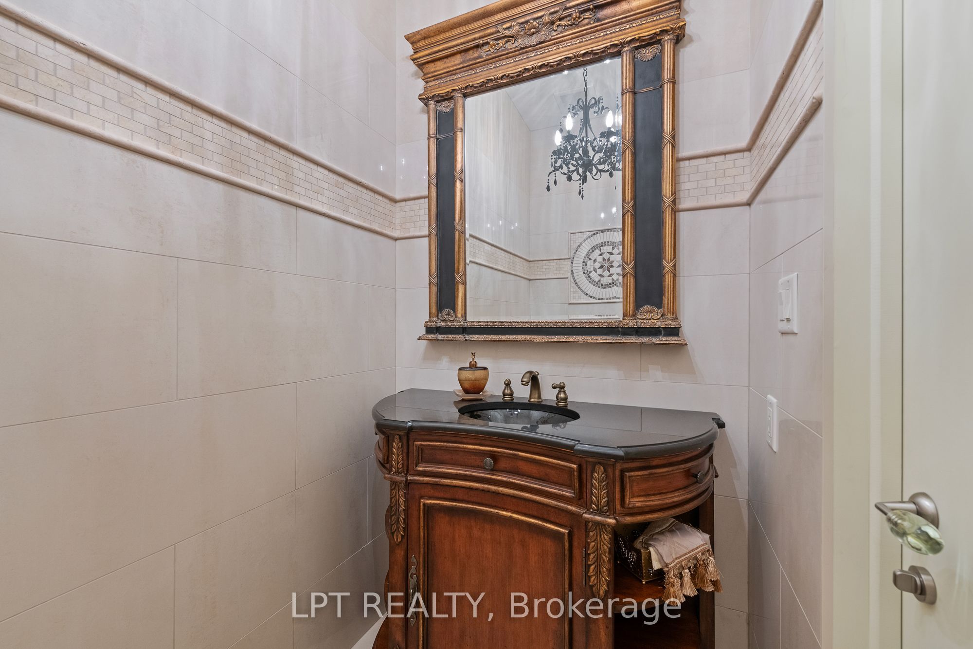 431 Lockmaster Crescent Property Photo 21