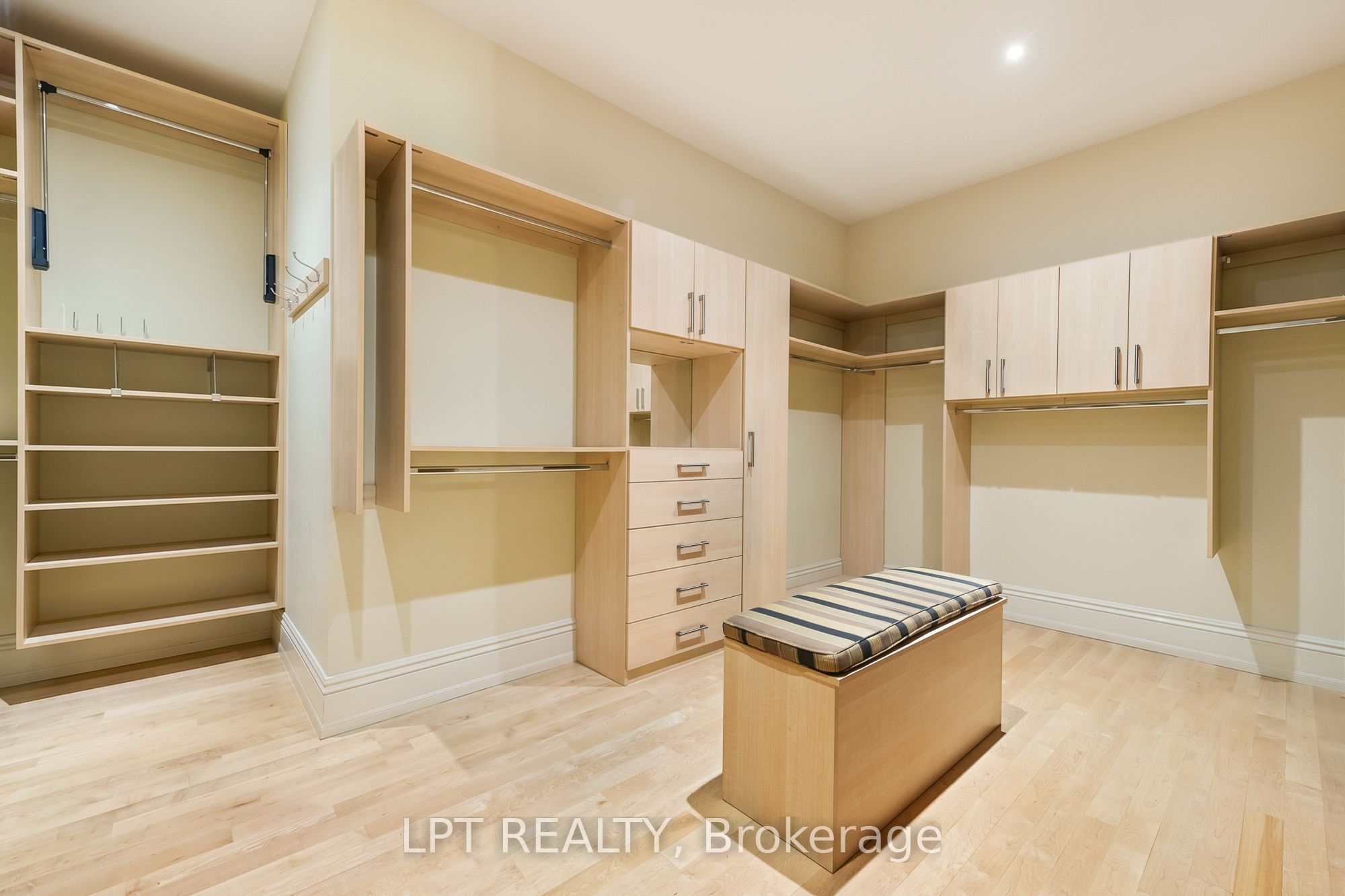 431 Lockmaster Crescent Property Photo 25