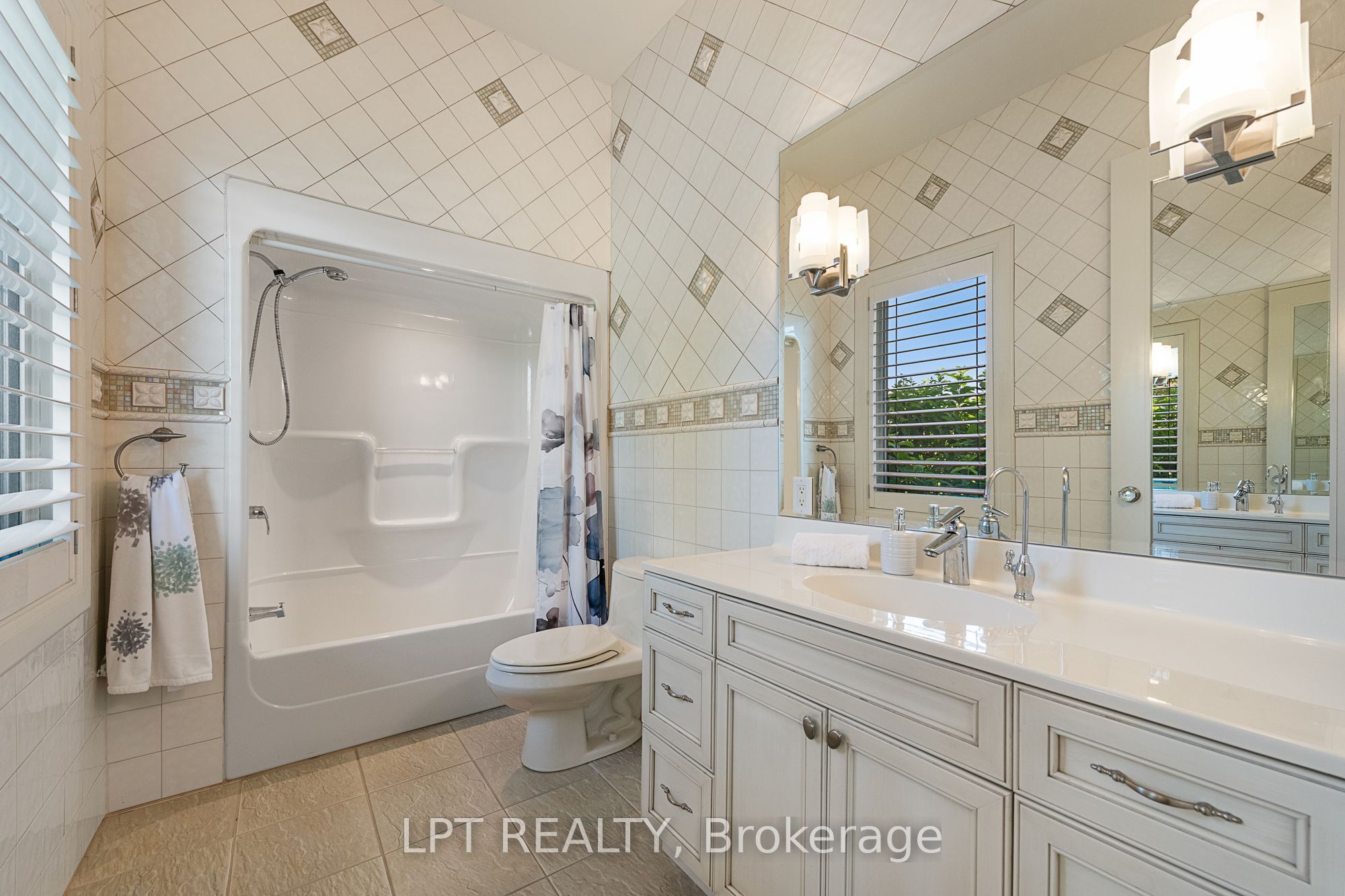 431 Lockmaster Crescent Property Photo 28