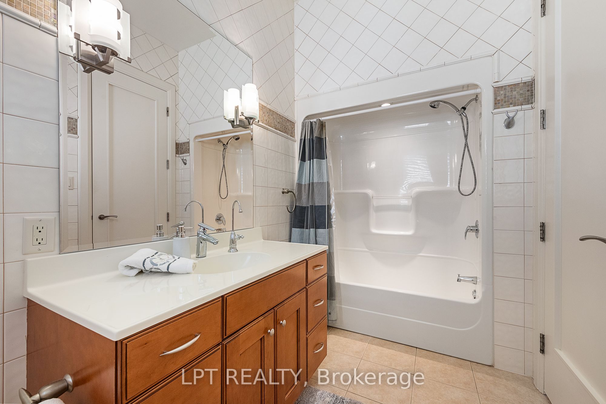 431 Lockmaster Crescent Property Photo 30