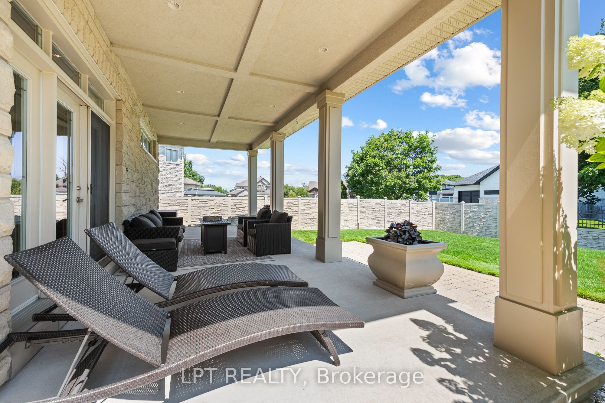 431 Lockmaster Crescent Property Photo 43