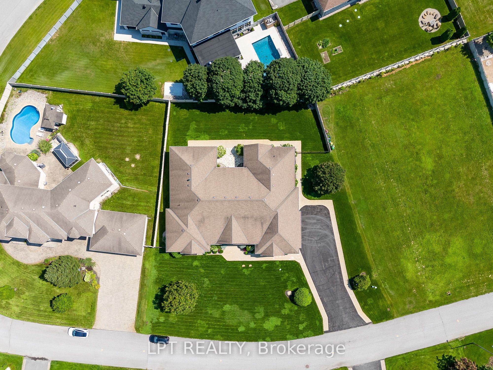 431 Lockmaster Crescent Property Photo 46
