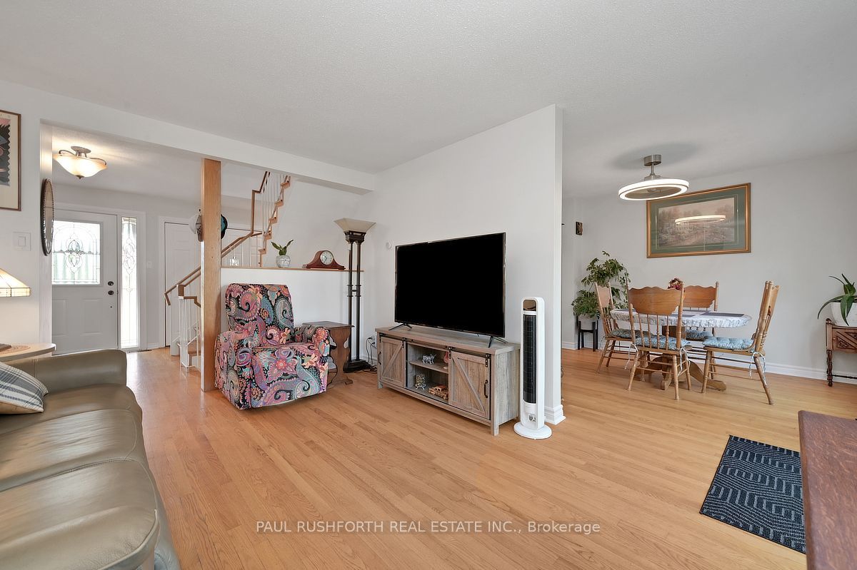 289 Kennedy Lane E Property Photo 10
