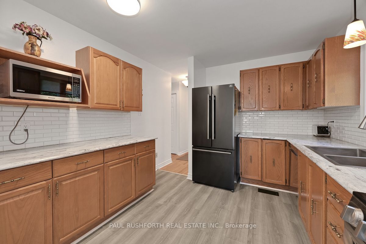 289 Kennedy Lane E Property Photo 13