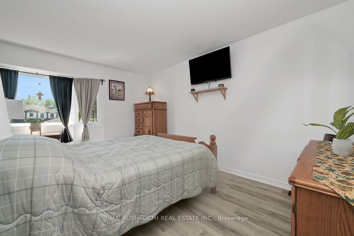289 Kennedy Lane E Property Photo 16