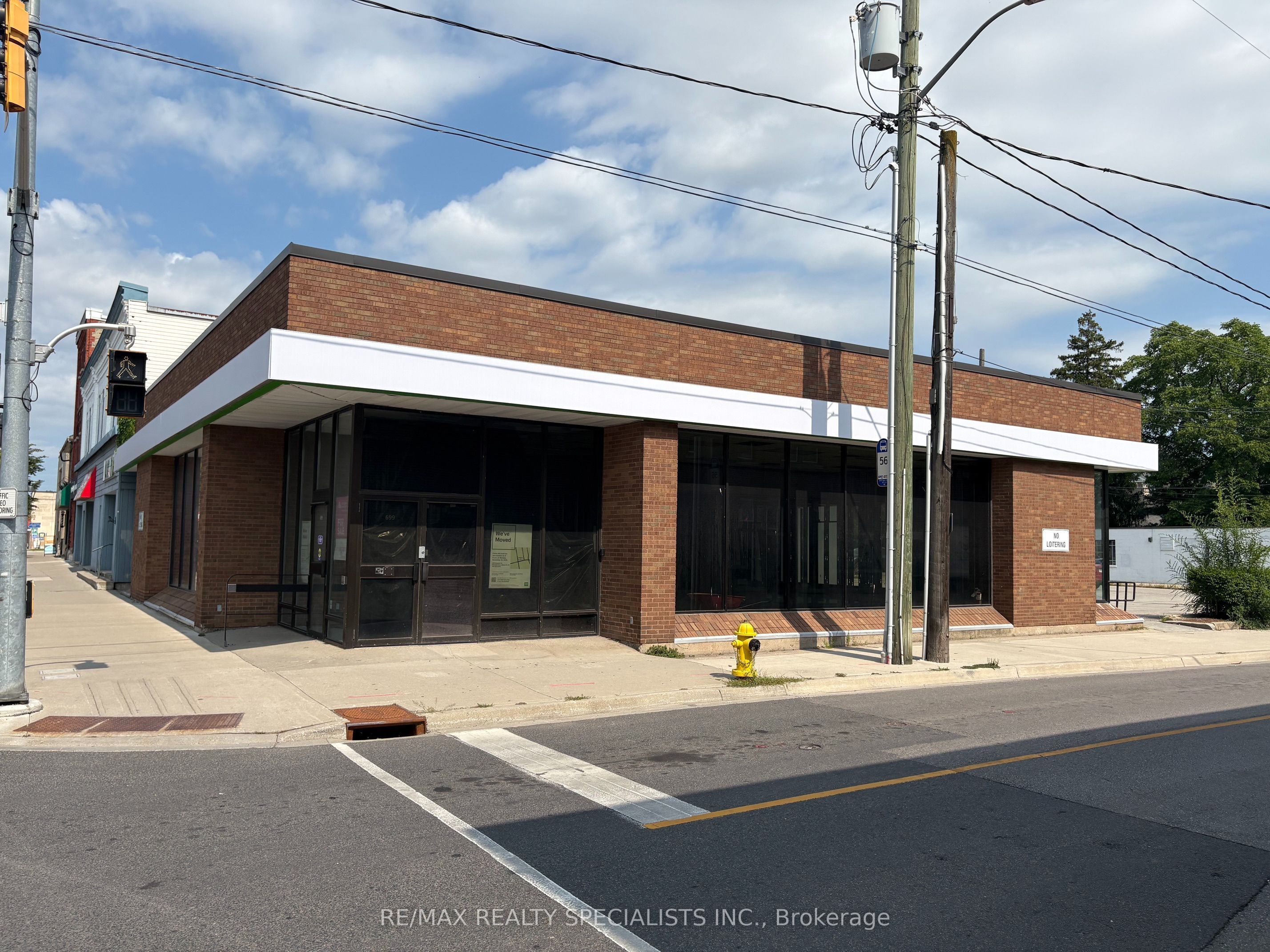 699 King Street E Property Photo 1