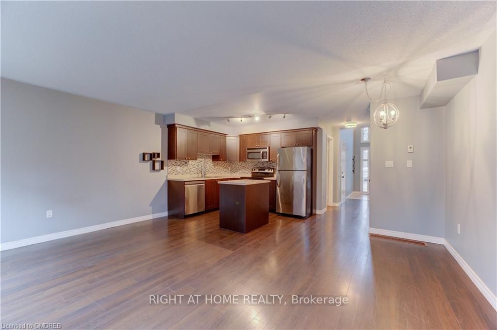 20 Mcconkey Crescent 60 Property Photo 6