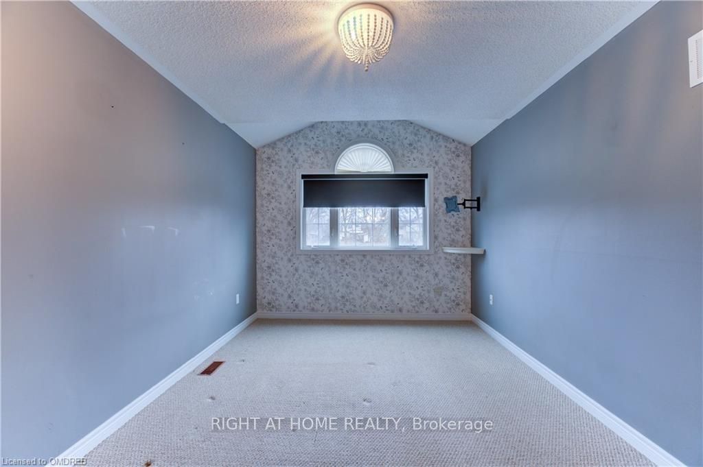 20 Mcconkey Crescent 60 Property Photo 9