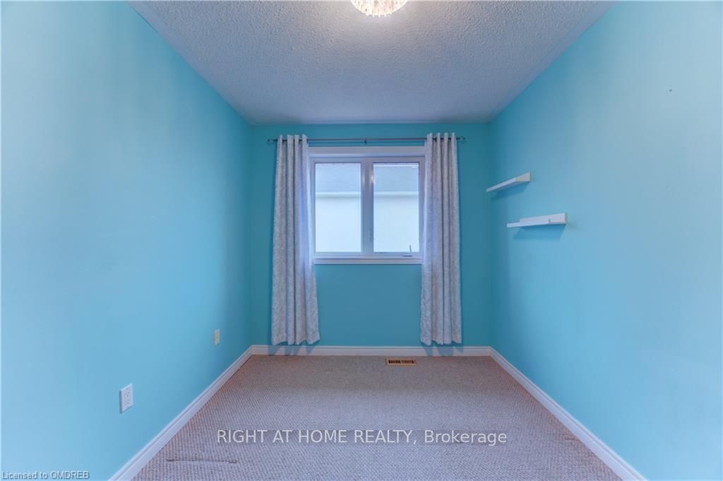 20 Mcconkey Crescent 60 Property Photo 12