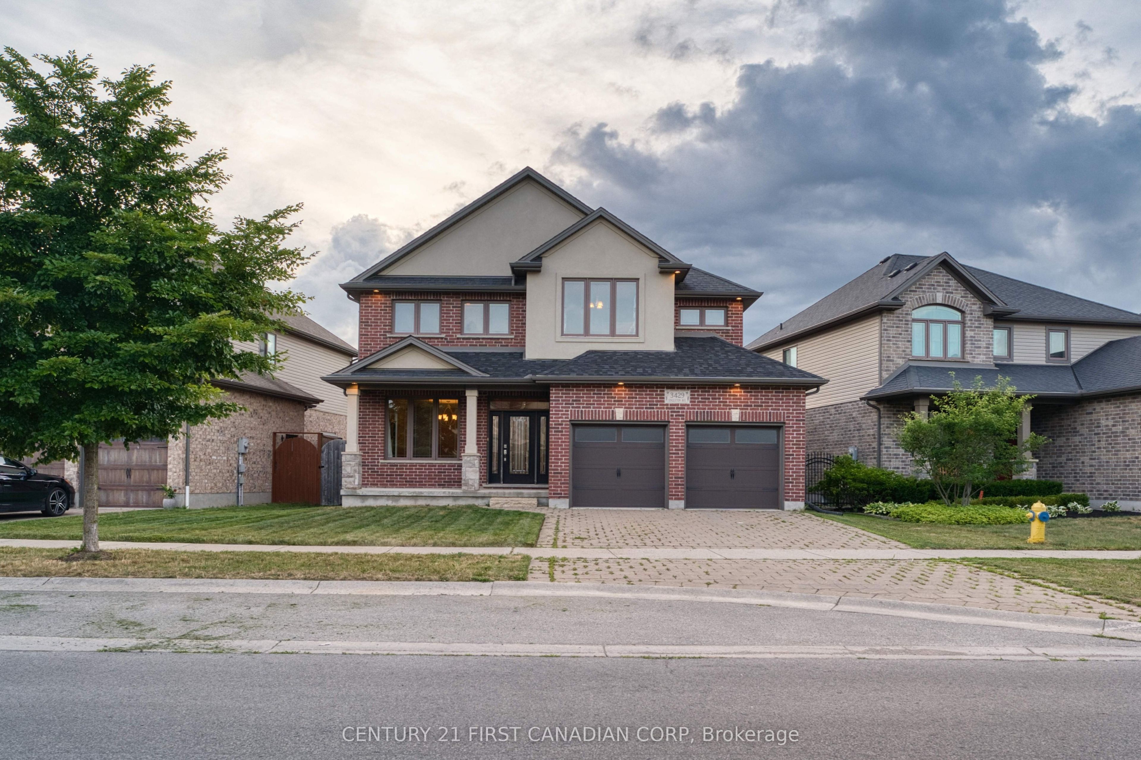 3429 Singleton Avenue Property Photo 1