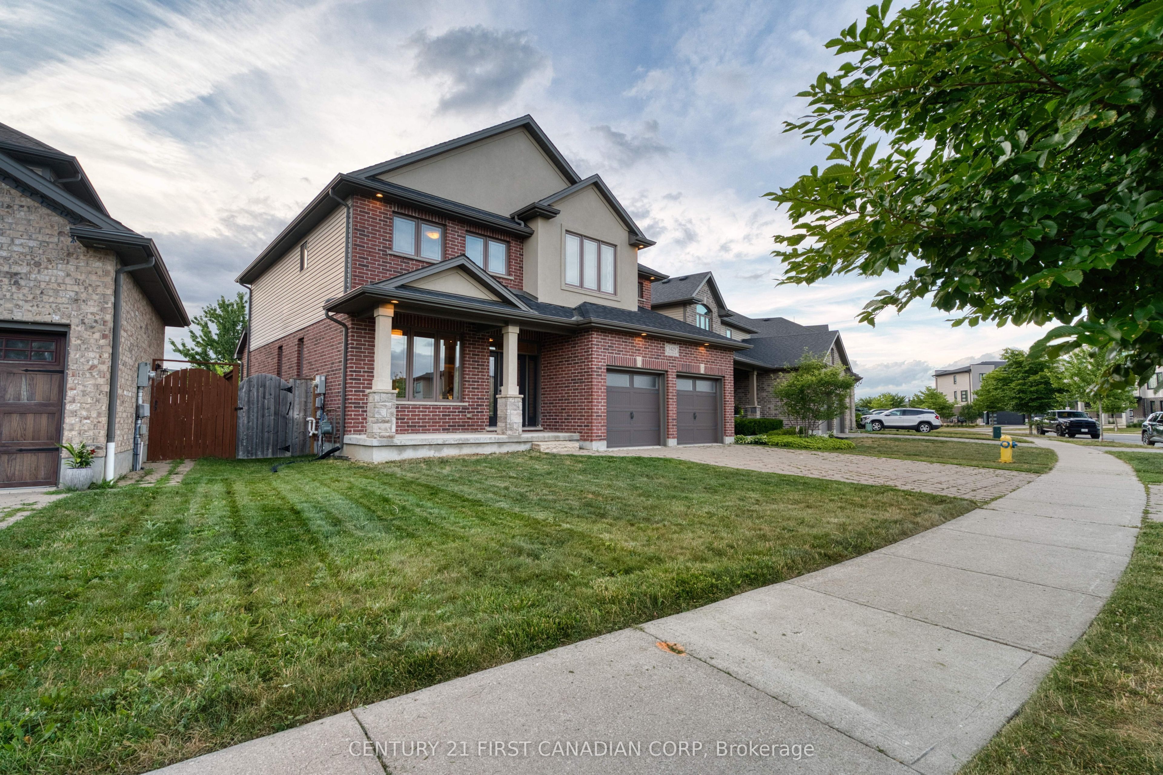3429 Singleton Avenue Property Photo 3