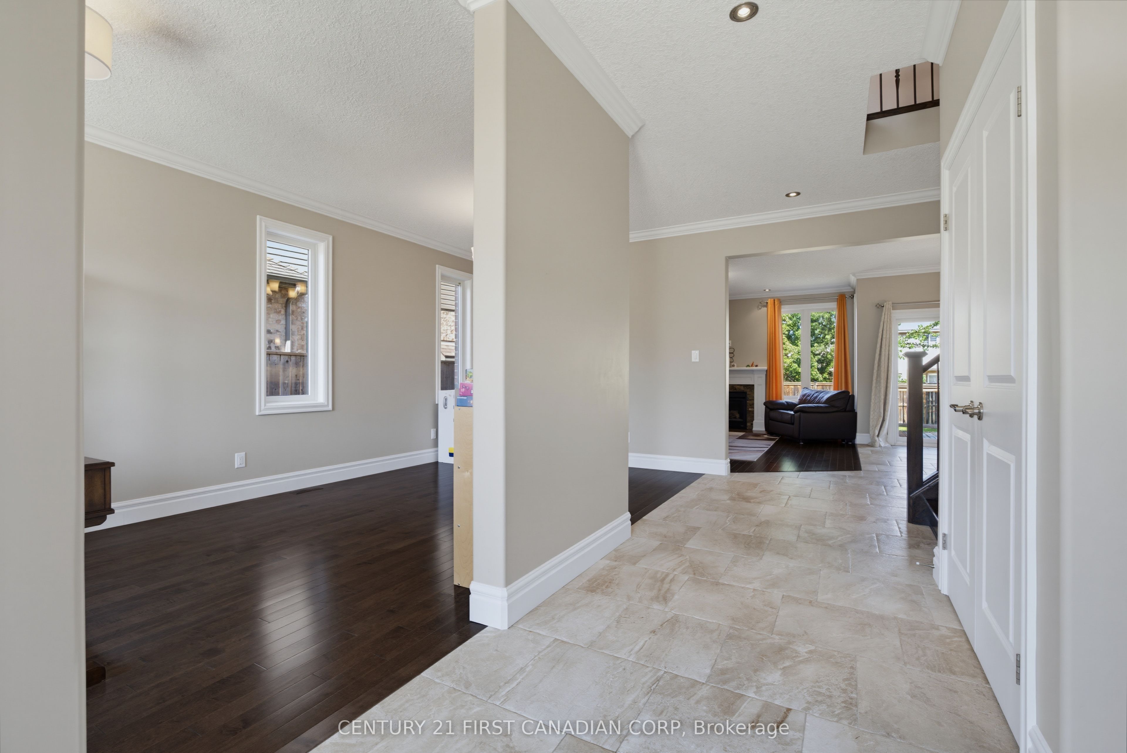 3429 Singleton Avenue Property Photo 5