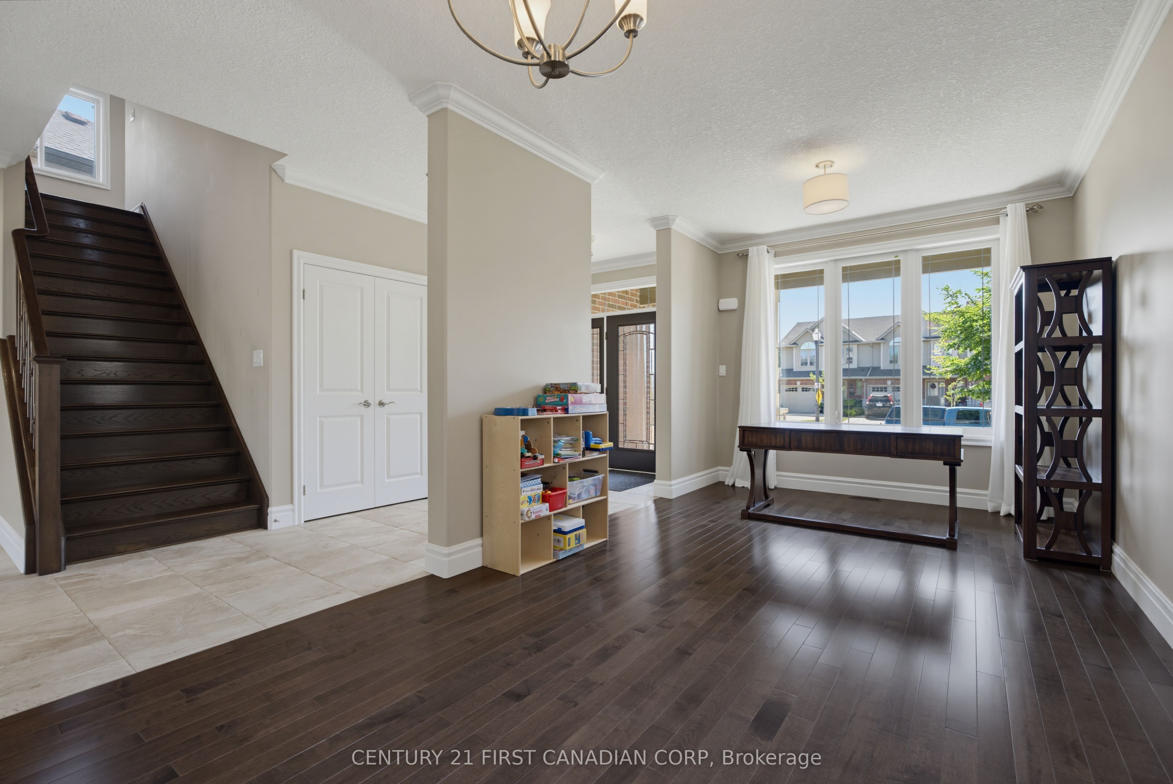 3429 Singleton Avenue Property Photo 7
