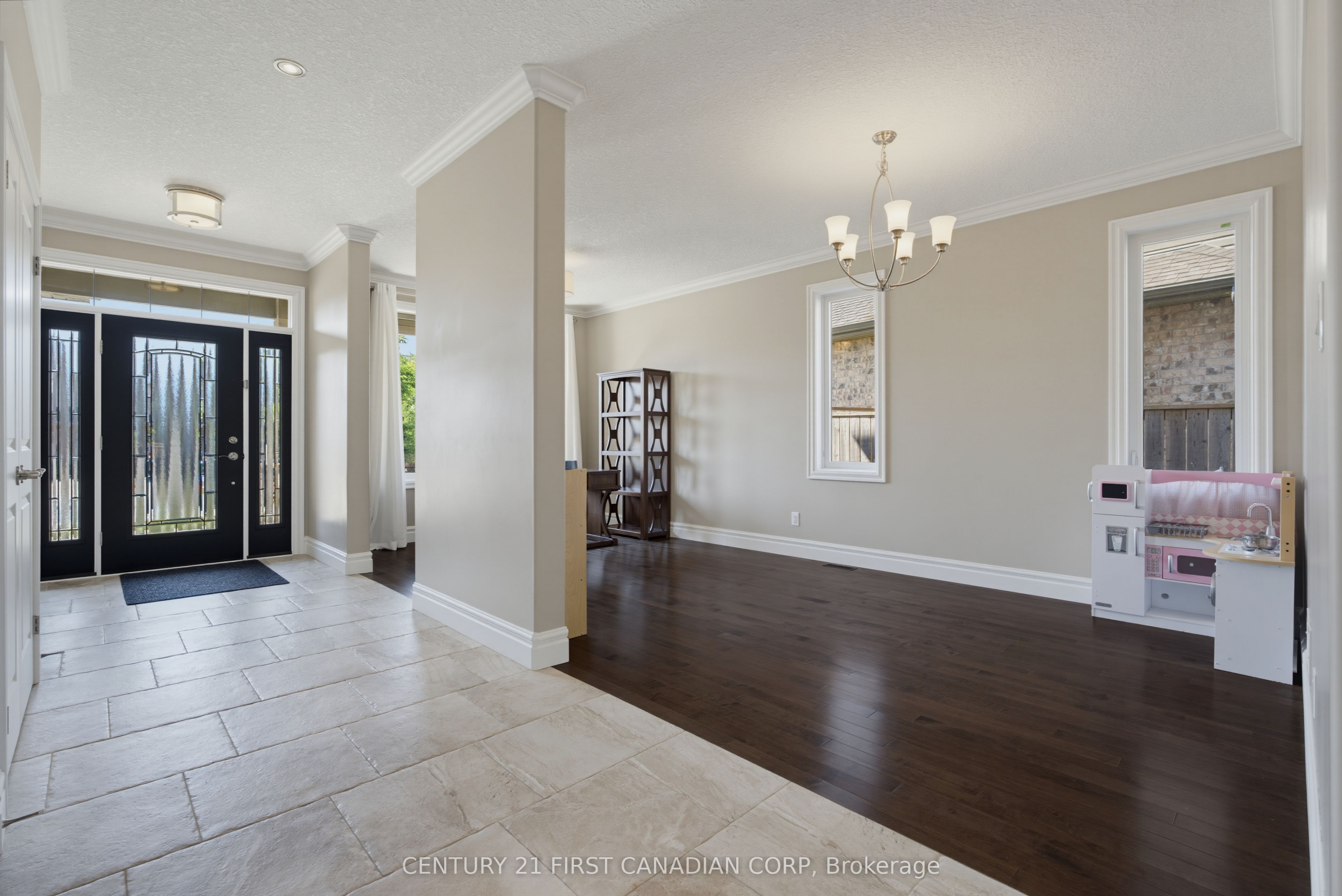 3429 Singleton Avenue Property Photo 8