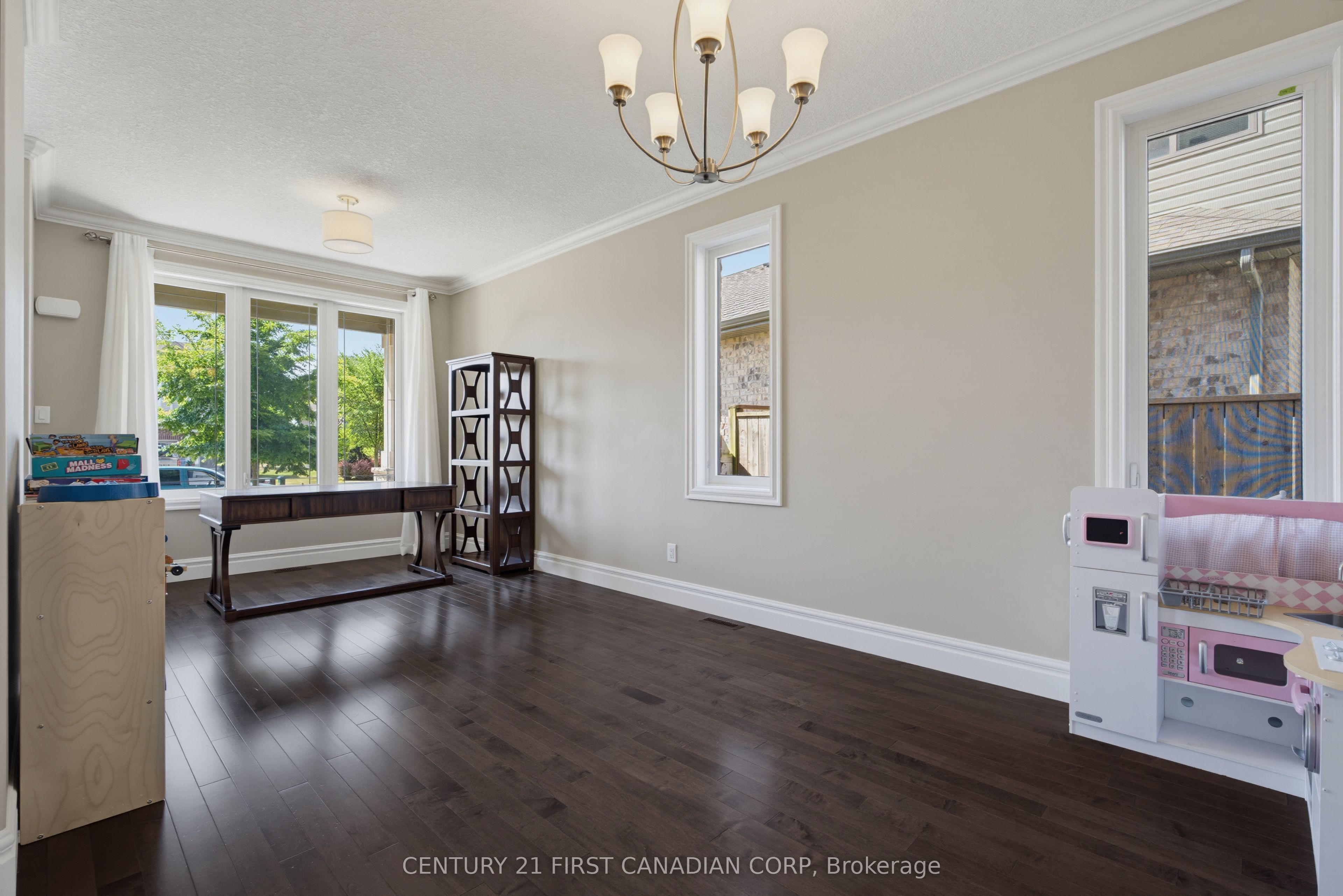 3429 Singleton Avenue Property Photo 9