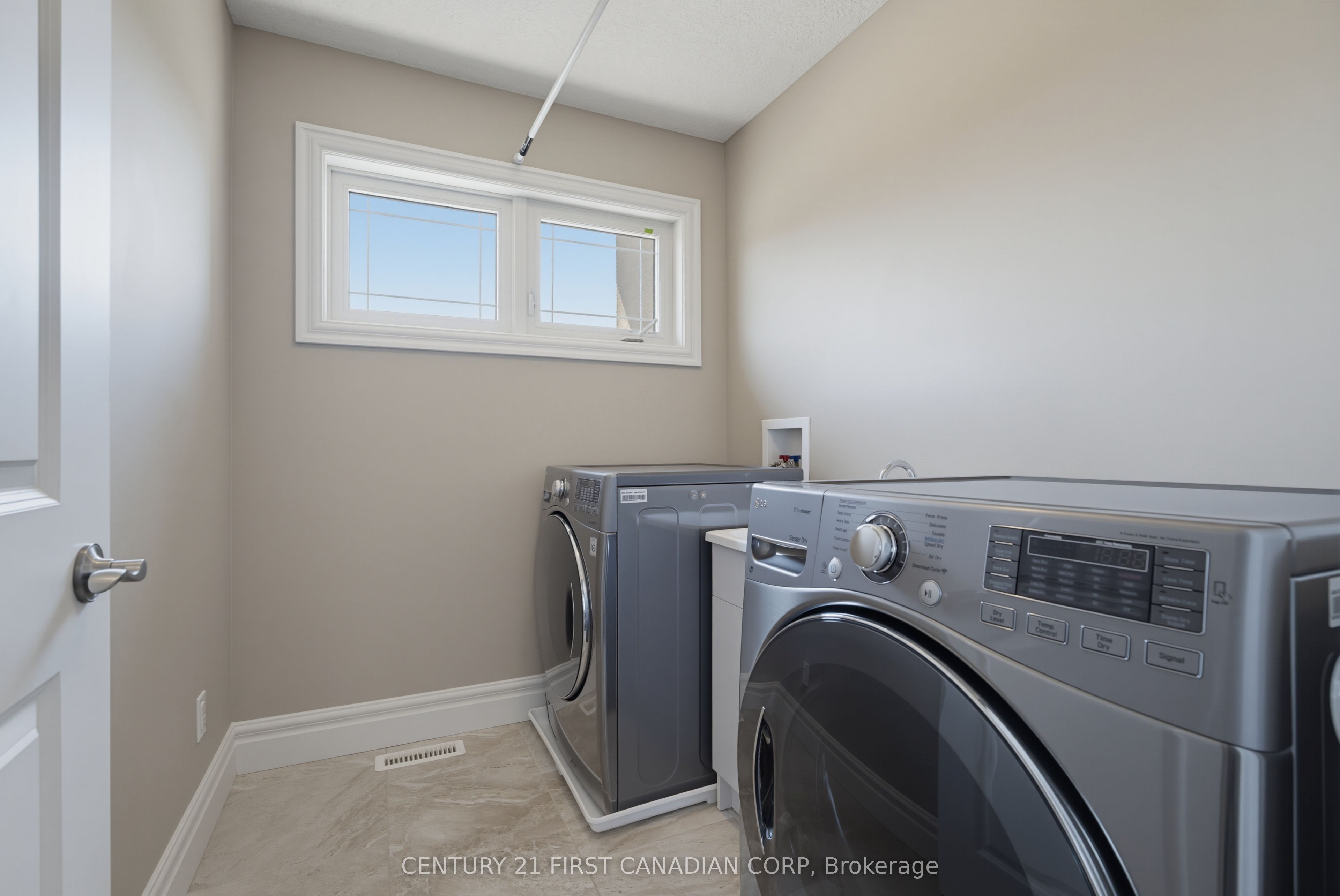 3429 Singleton Avenue Property Photo 34