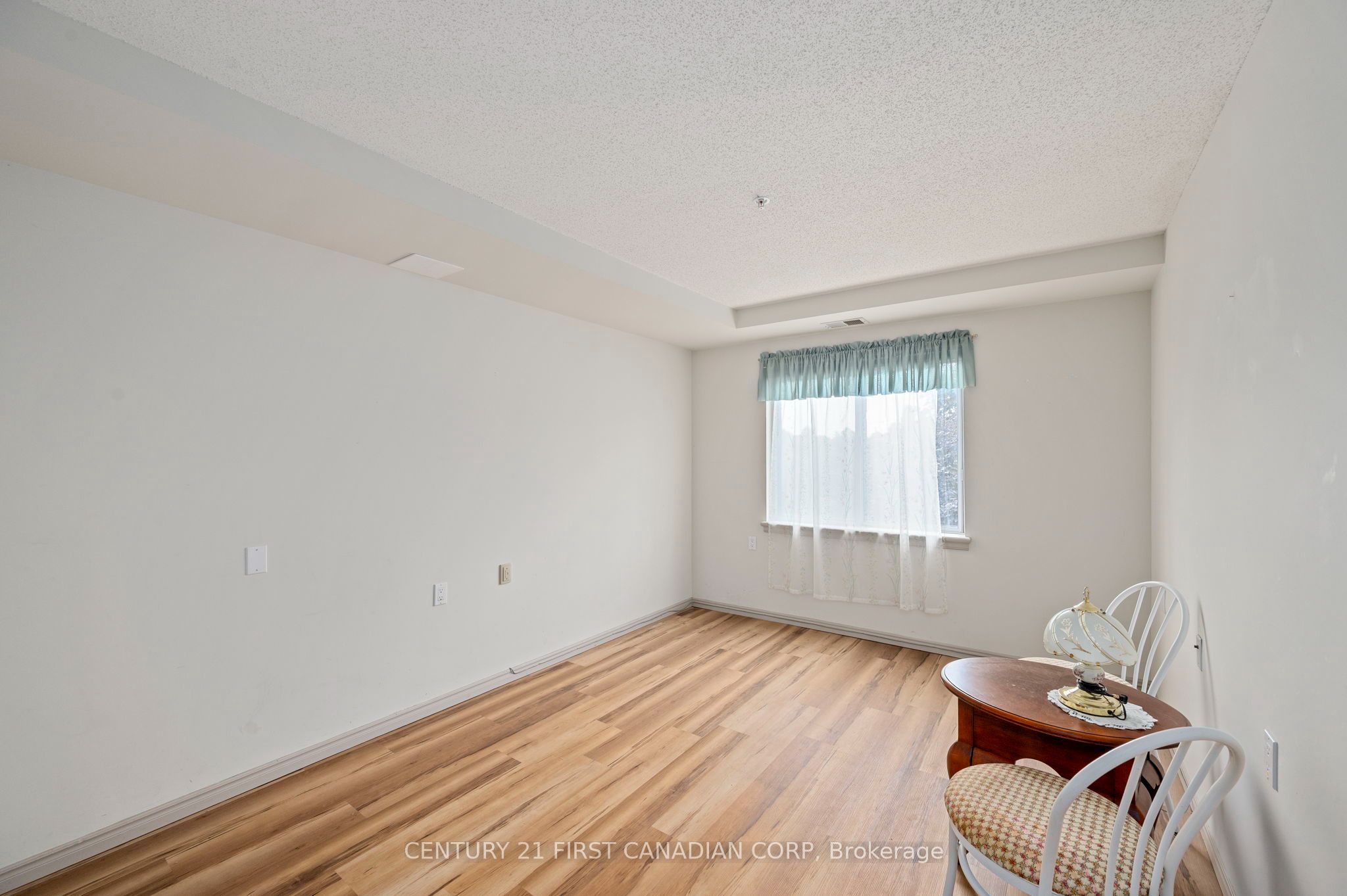 511 Gainsborough Road 307 Property Photo 11