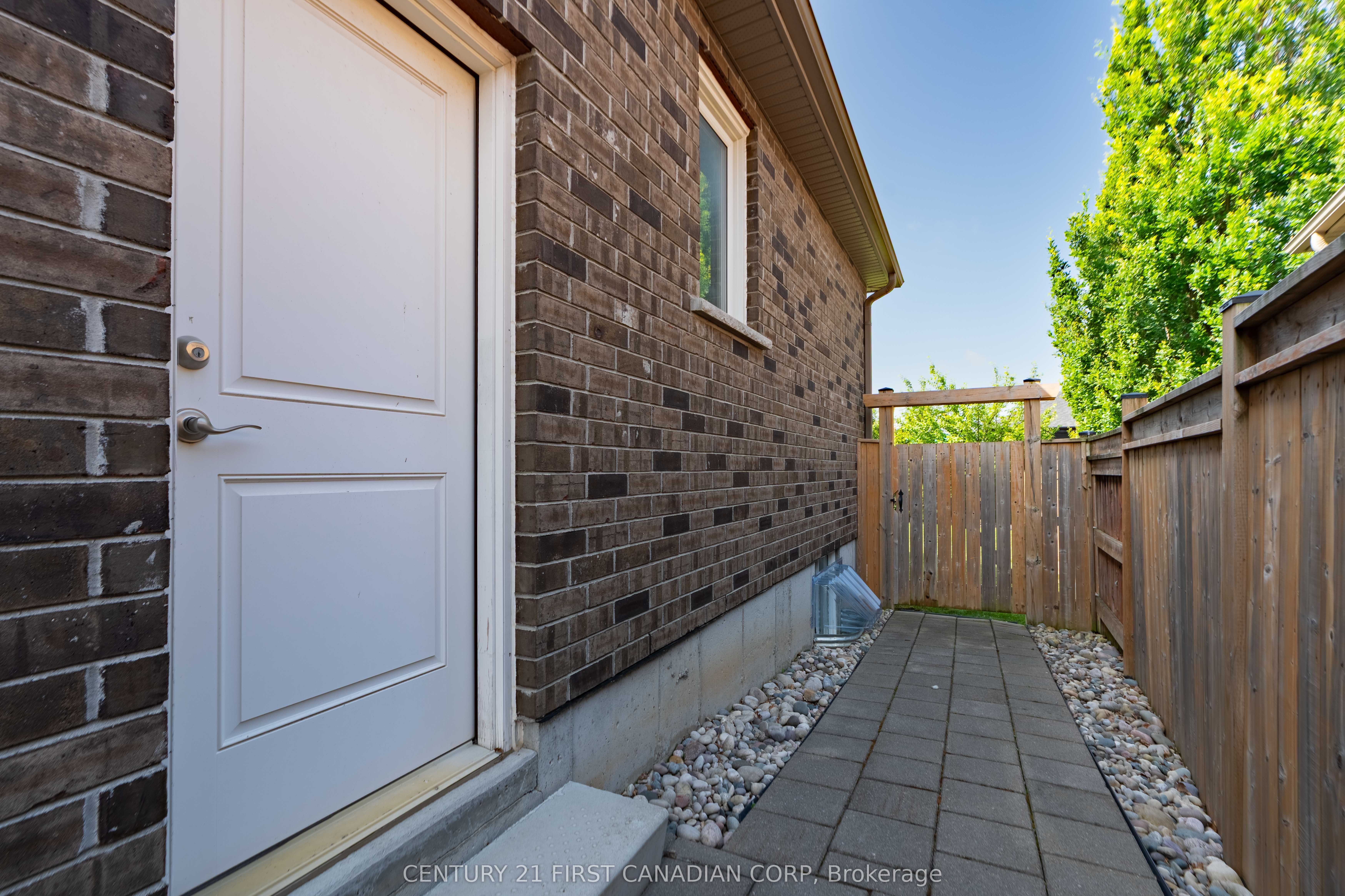 155 Spencer Avenue Property Photo 5