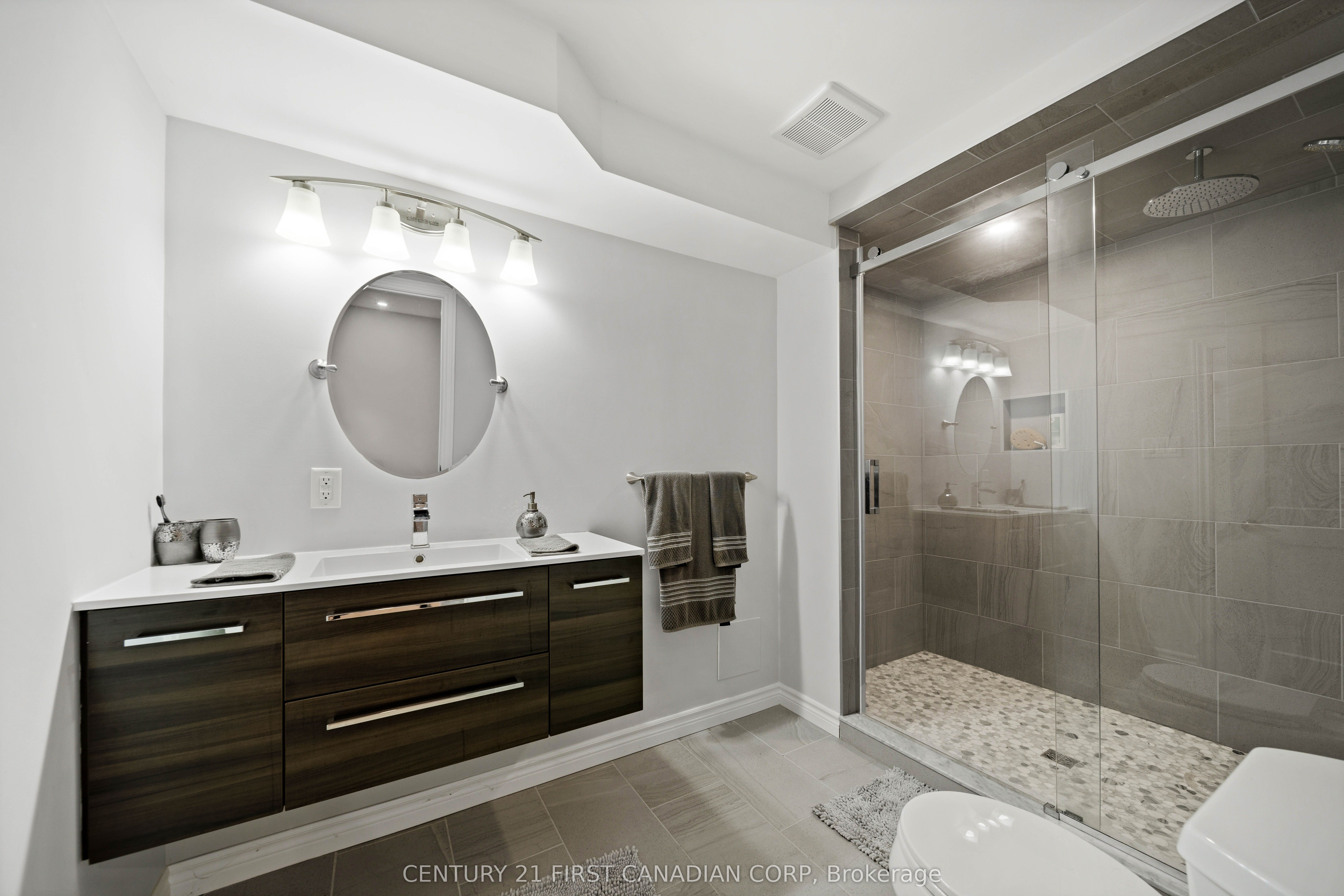 155 Spencer Avenue Property Photo 42