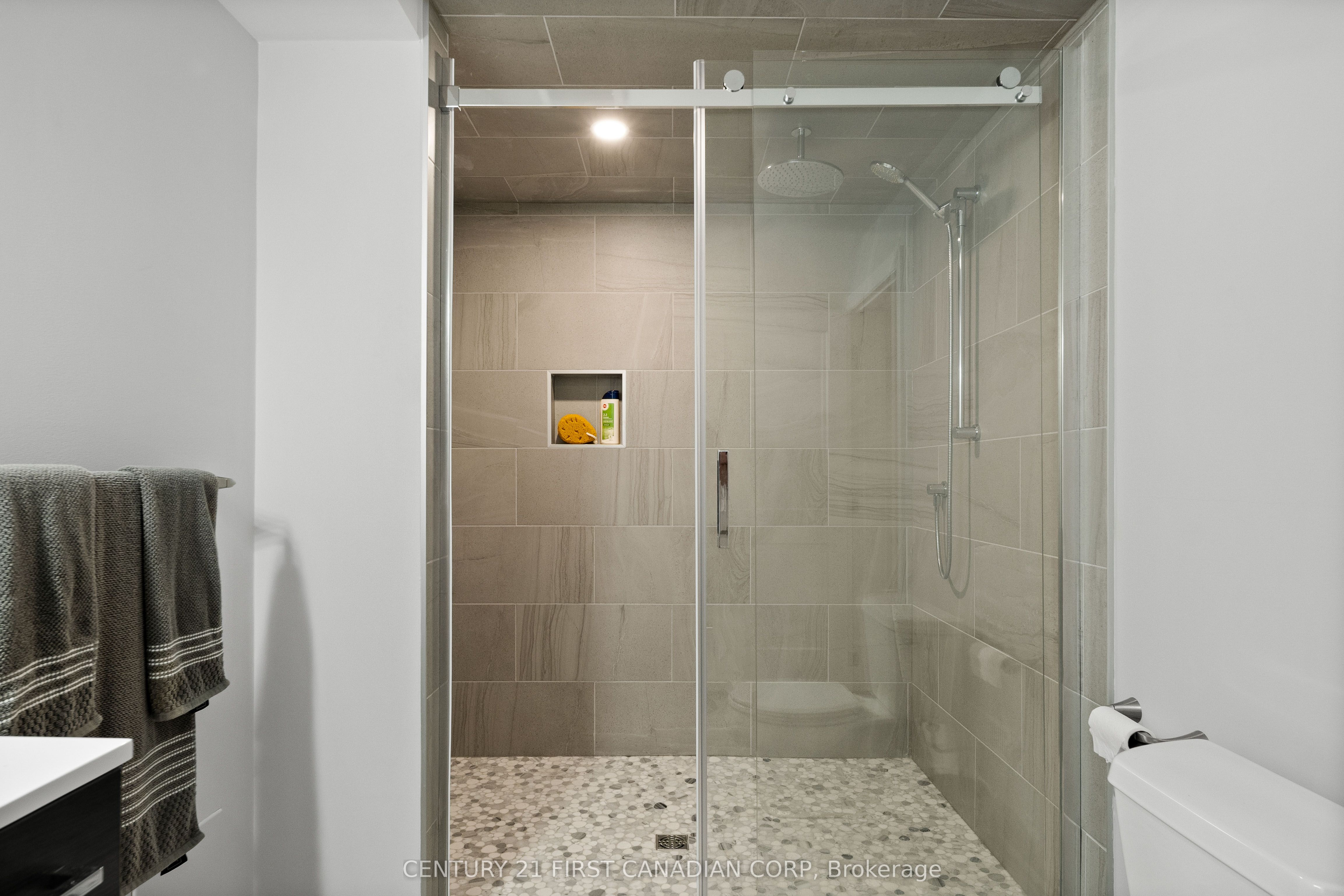 155 Spencer Avenue Property Photo 43
