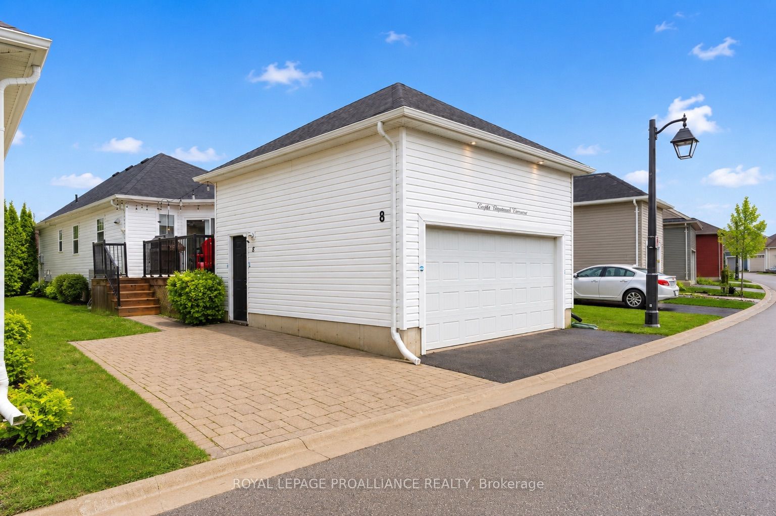 8 Bigwood Crescent Property Photo 2