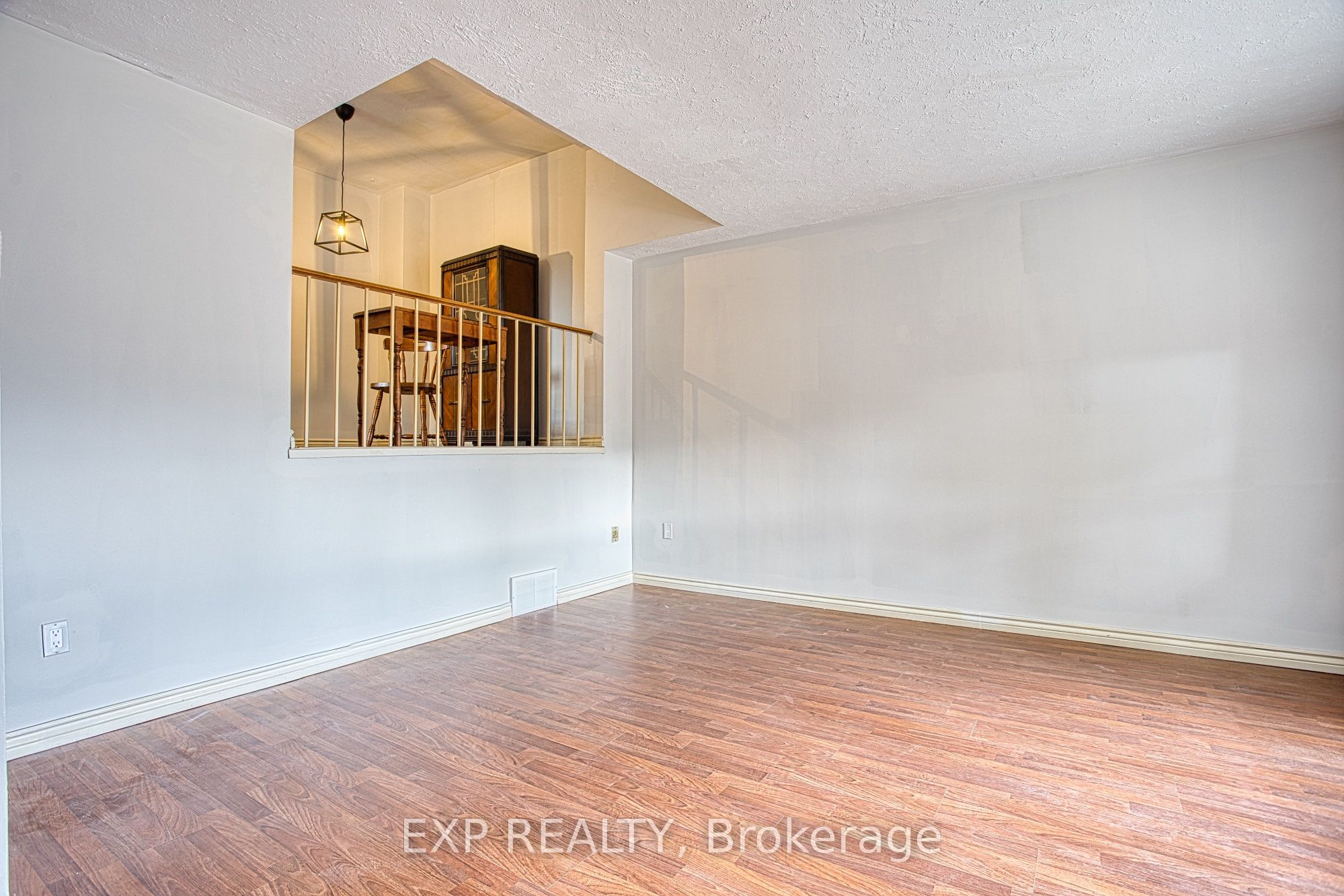 7 Viking Court 404 Property Photo 6