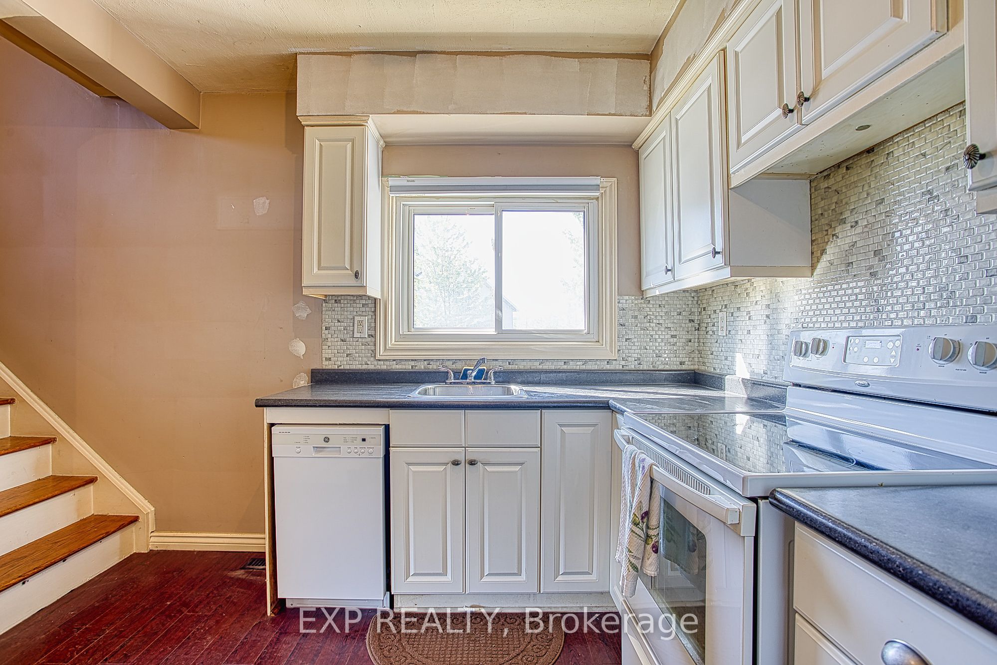 7 Viking Court 404 Property Photo 10