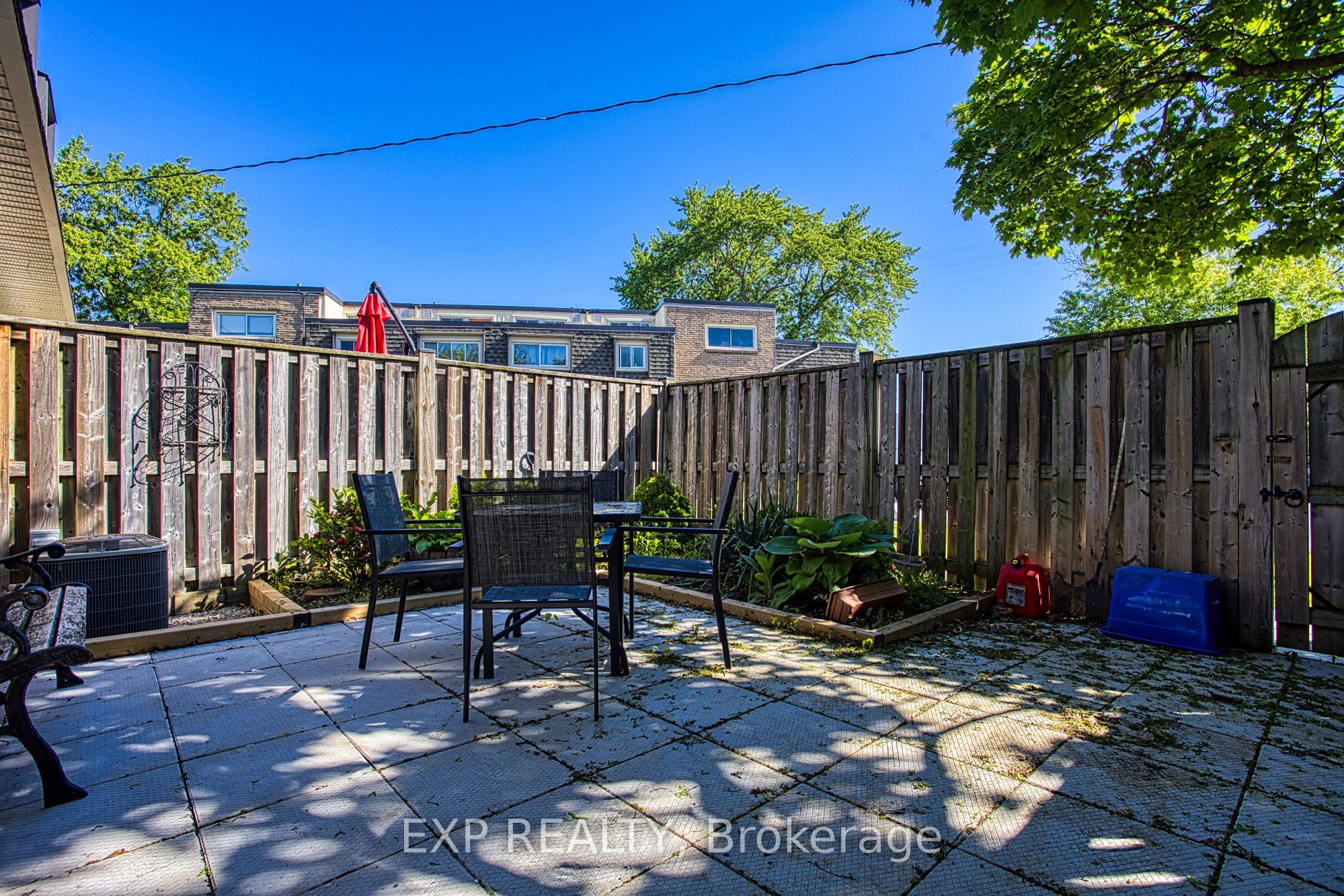 7 Viking Court 404 Property Photo 18