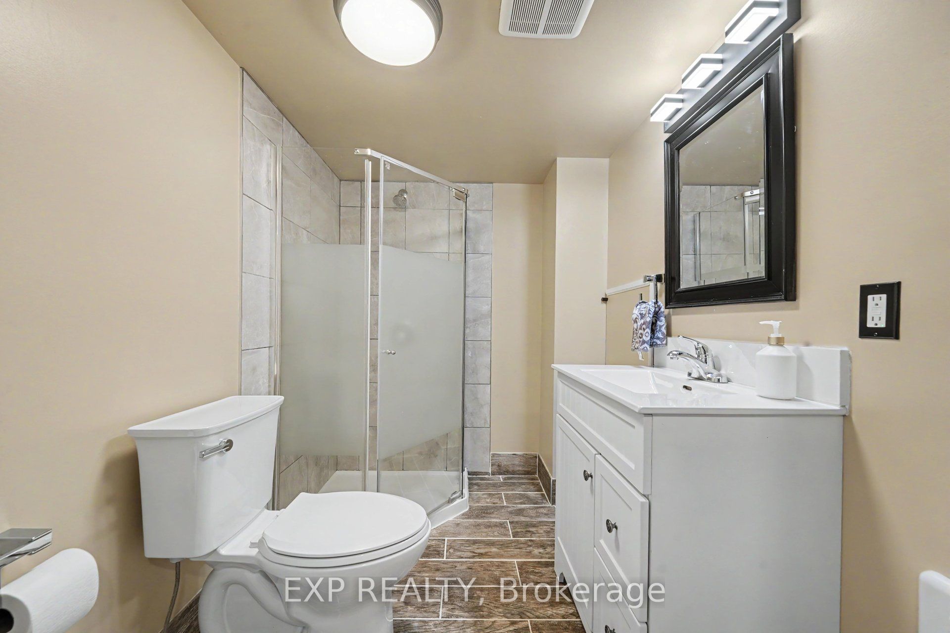 707 Cashmere Terrace Property Photo 27