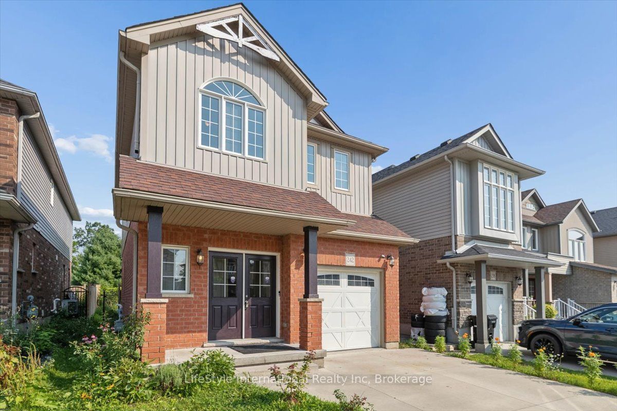242 Moorlands Crescent S Property Photo 3
