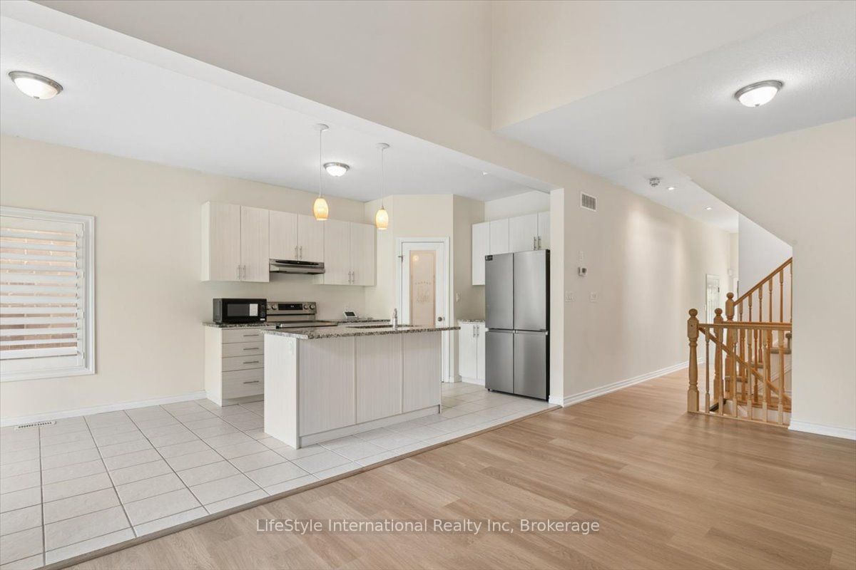 242 Moorlands Crescent S Property Photo 10