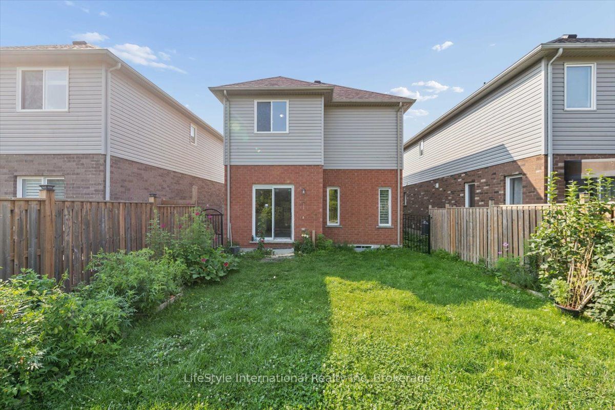 242 Moorlands Crescent S Property Photo 32
