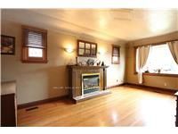 35 Barons Avenue S Property Photo 6