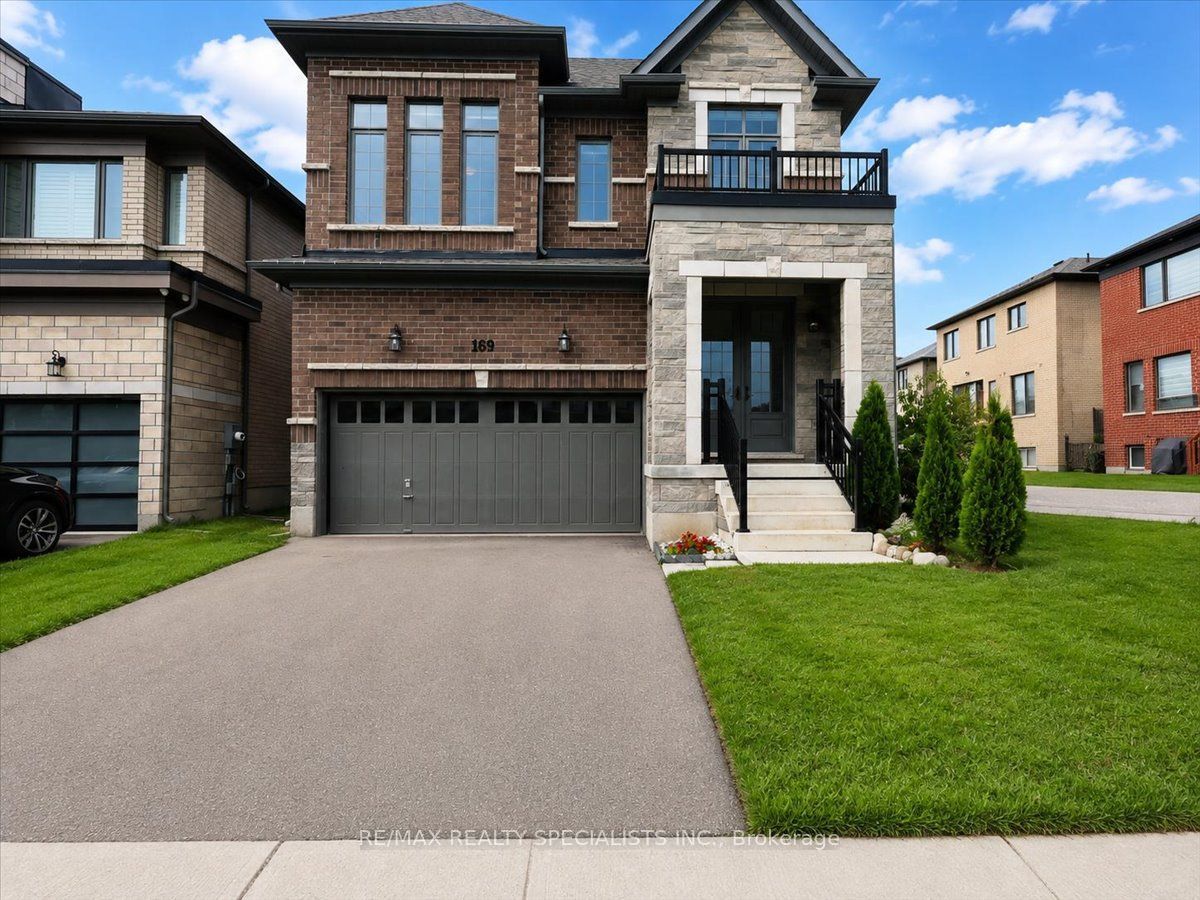 169 Silverwood Crescent Property Photo 1