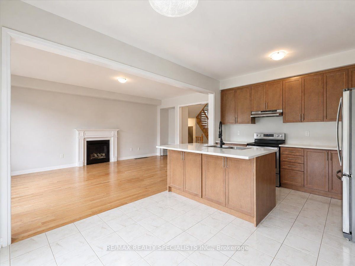 169 Silverwood Crescent Property Photo 11