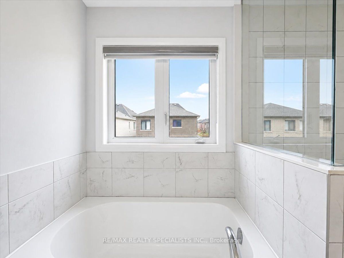 169 Silverwood Crescent Property Photo 20