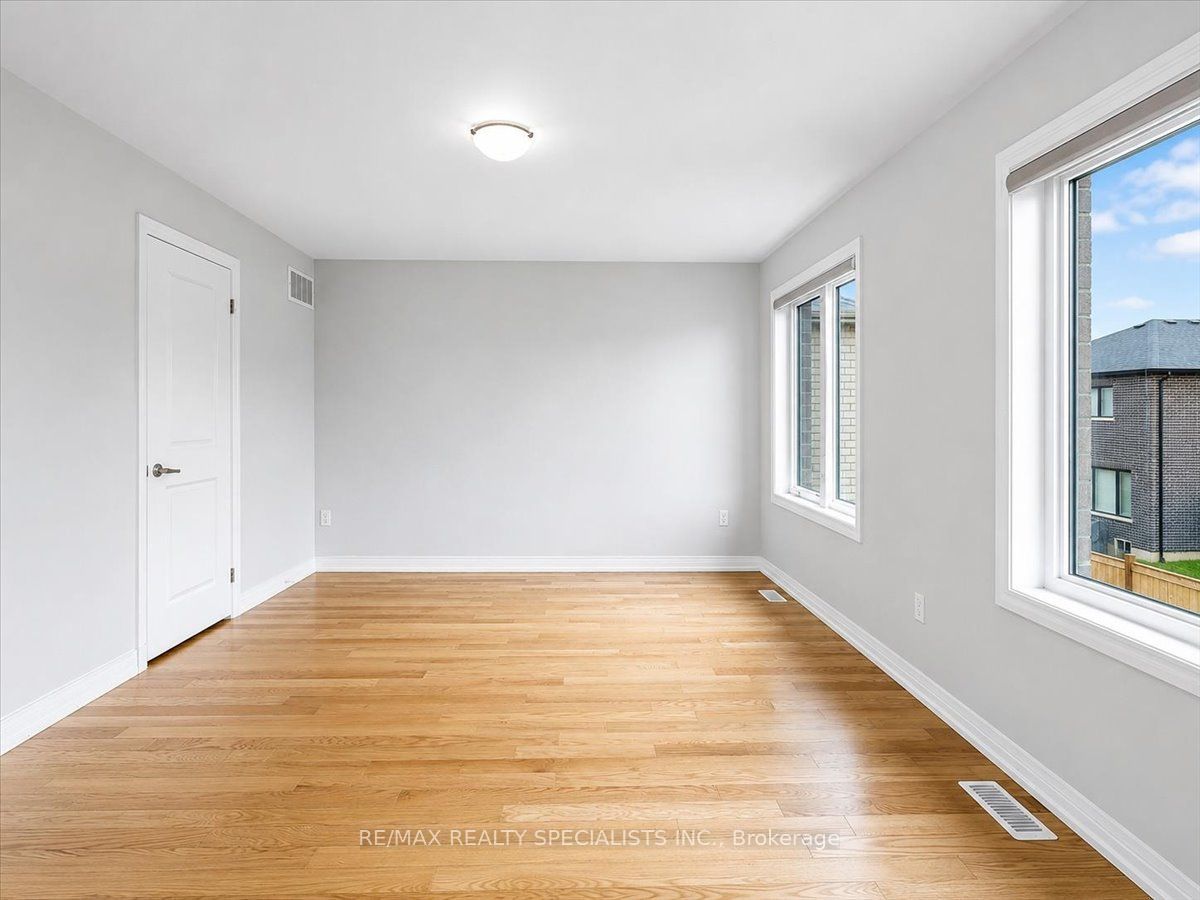 169 Silverwood Crescent Property Photo 24